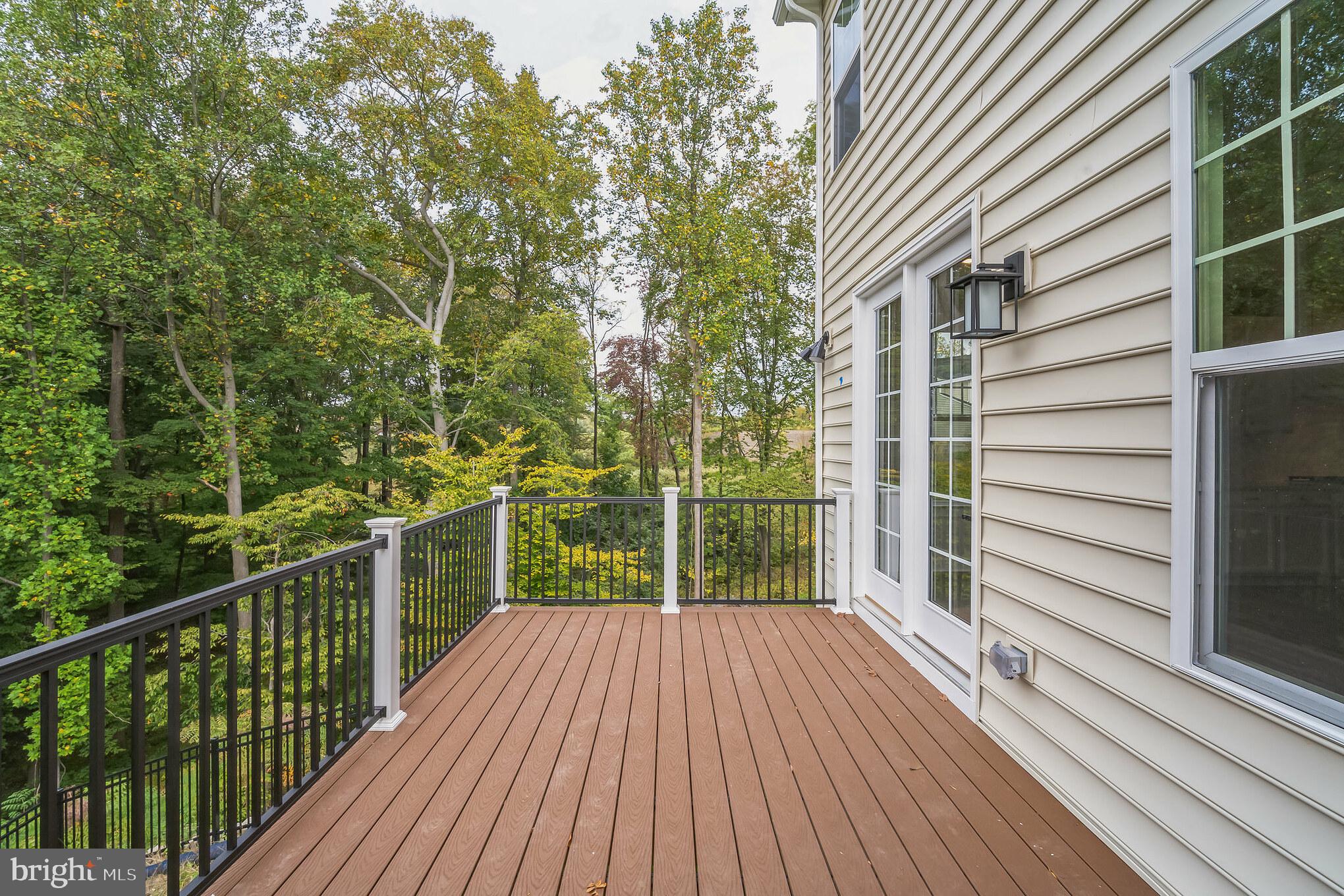 PONDS EDGE - Residential