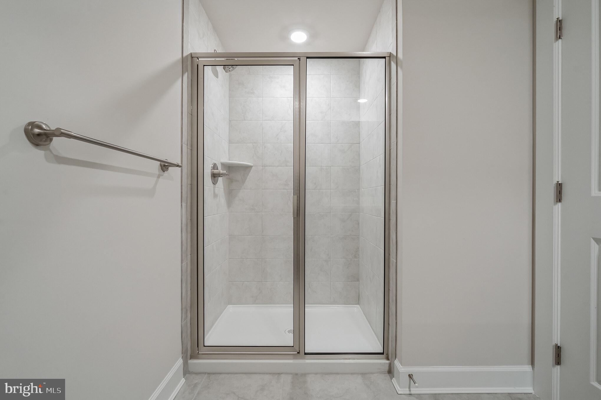PONDS EDGE - Residential