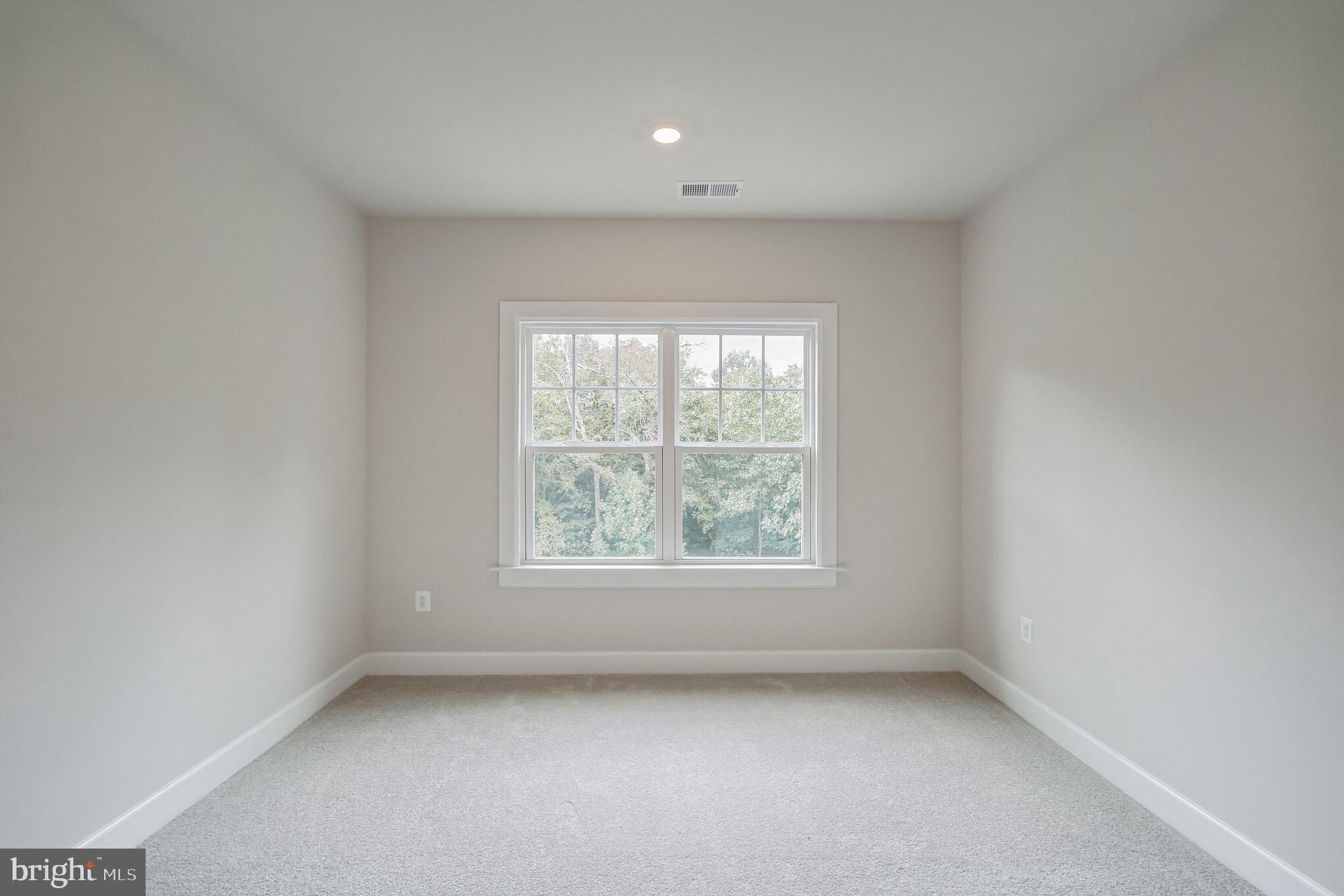 PONDS EDGE - Residential