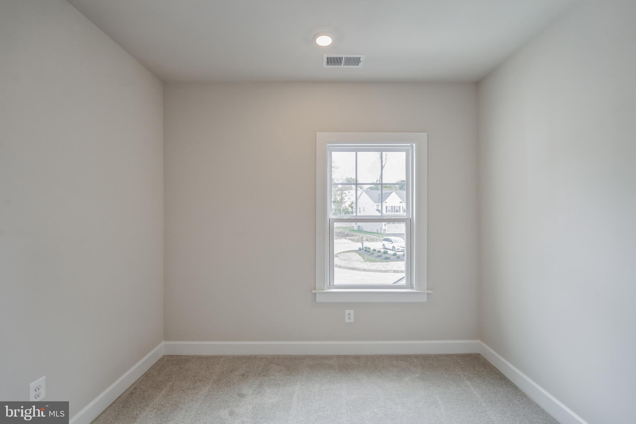 PONDS EDGE - Residential