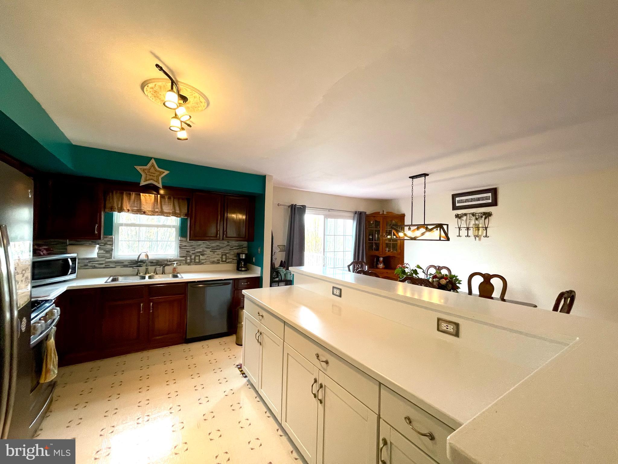 CREEKSIDE - Residential