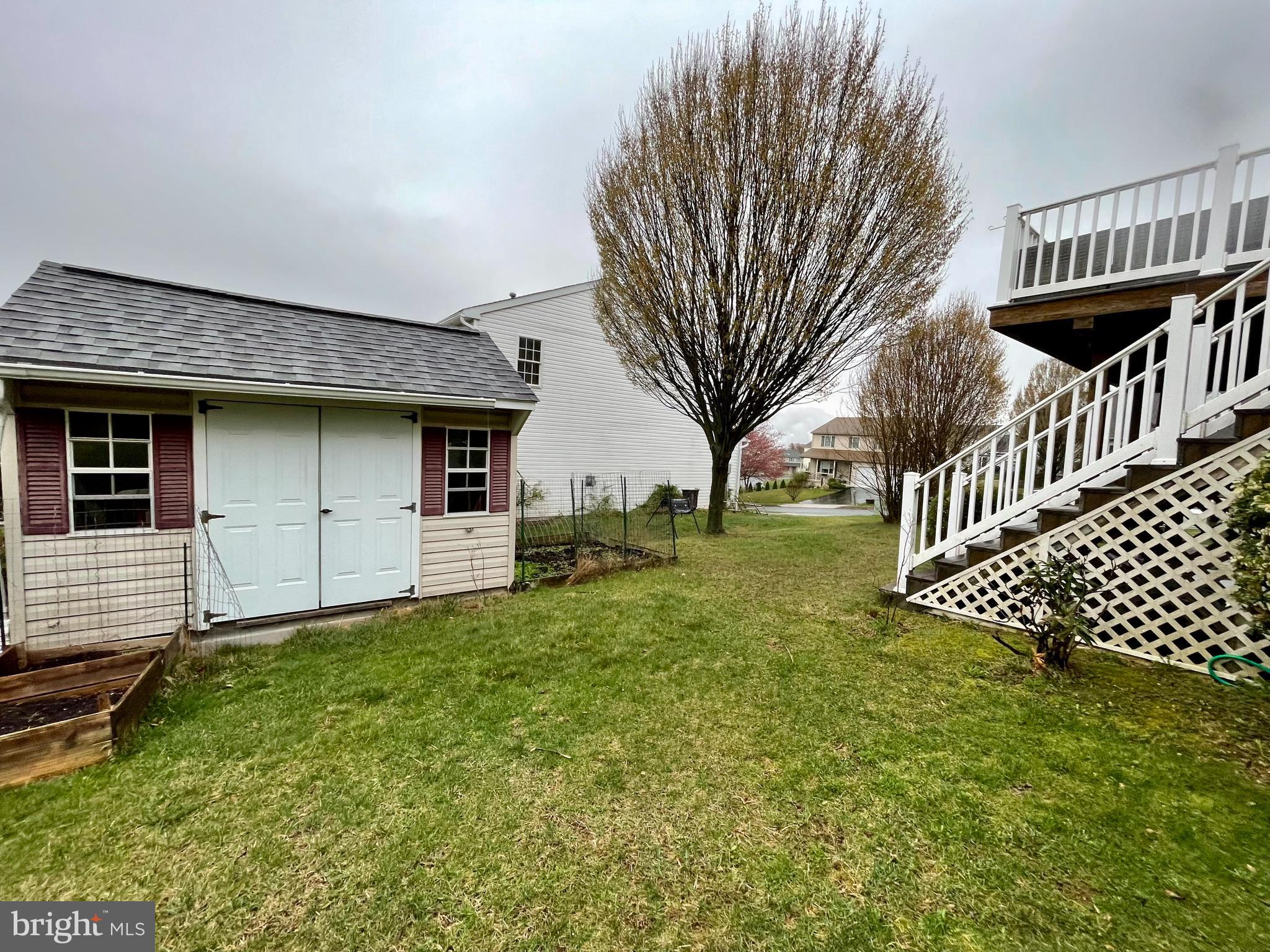 CREEKSIDE - Residential