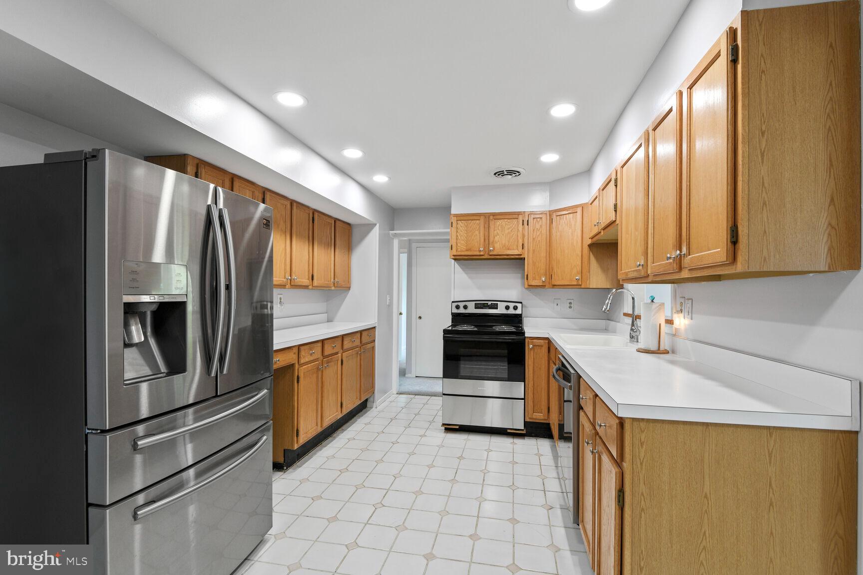 SOMERSET AT BELAIR - Residential
