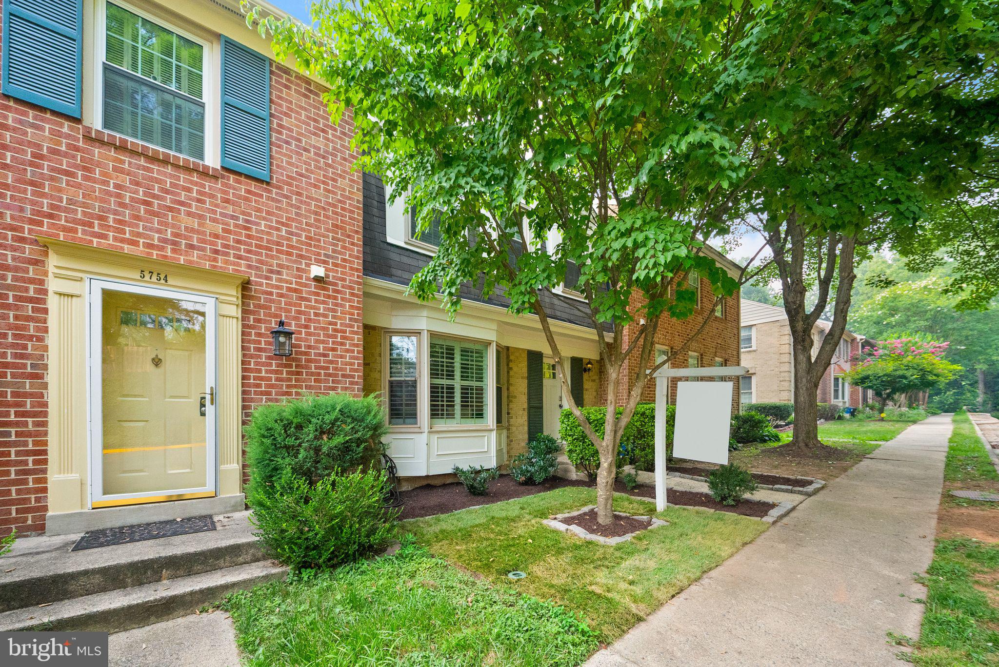 CROWNLEIGH - Residential