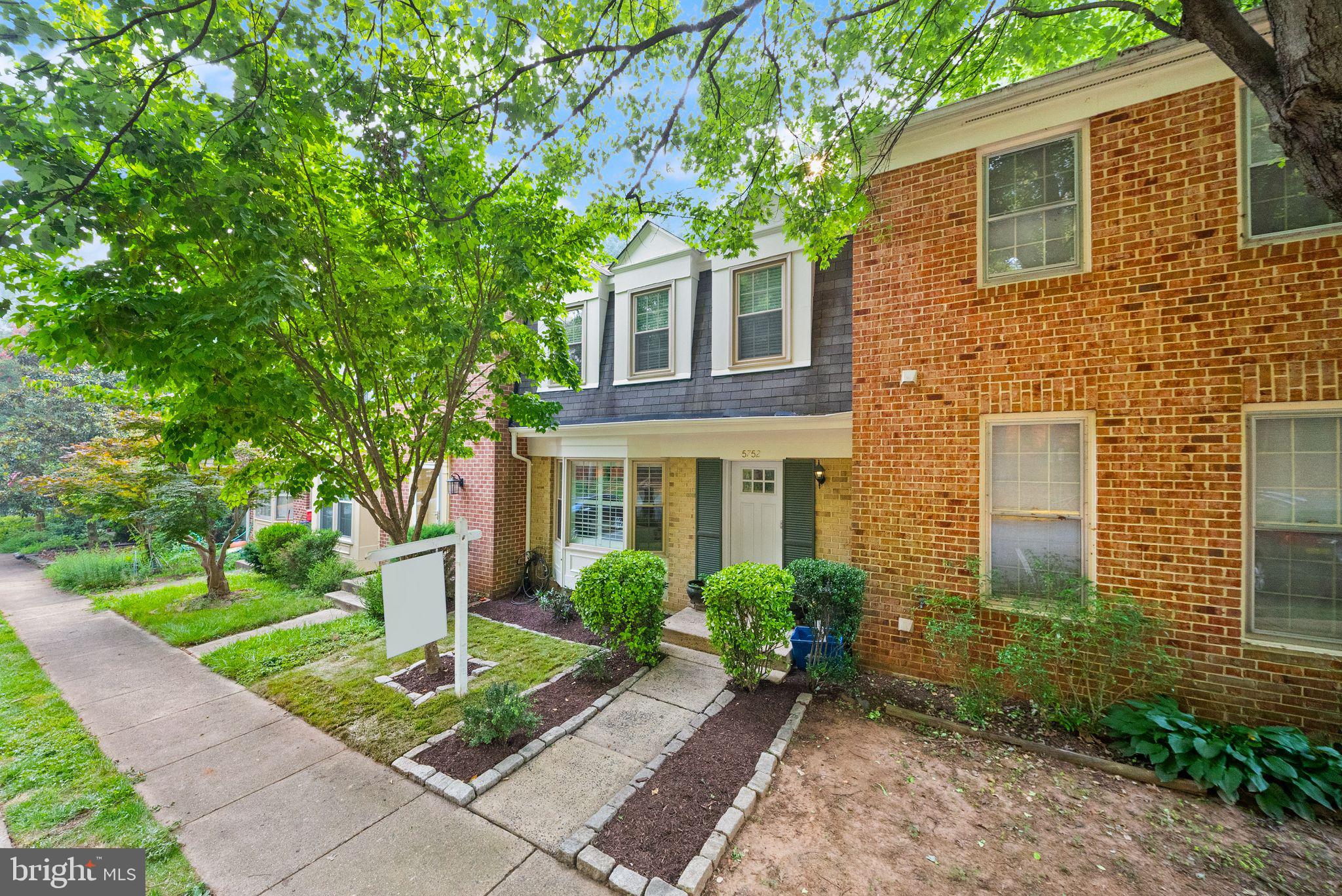 CROWNLEIGH - Residential