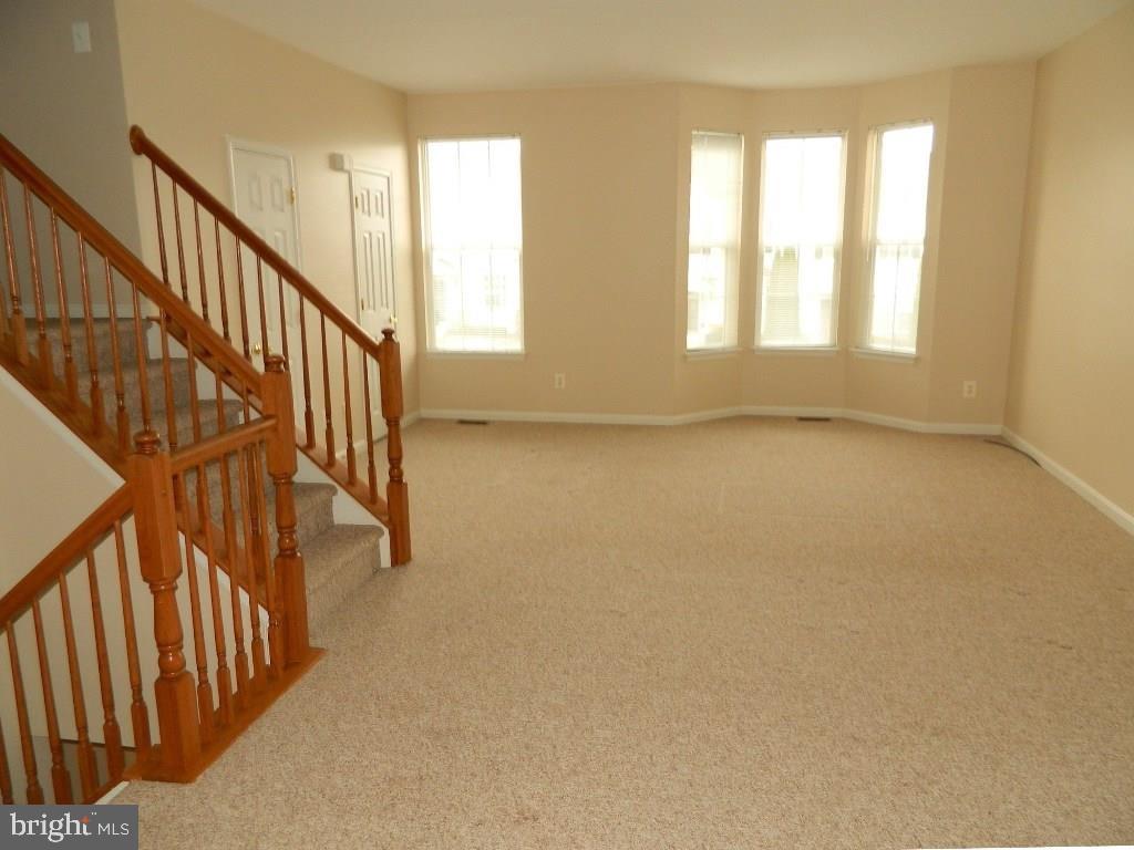 COLONIAL CROSSINGS - Residential