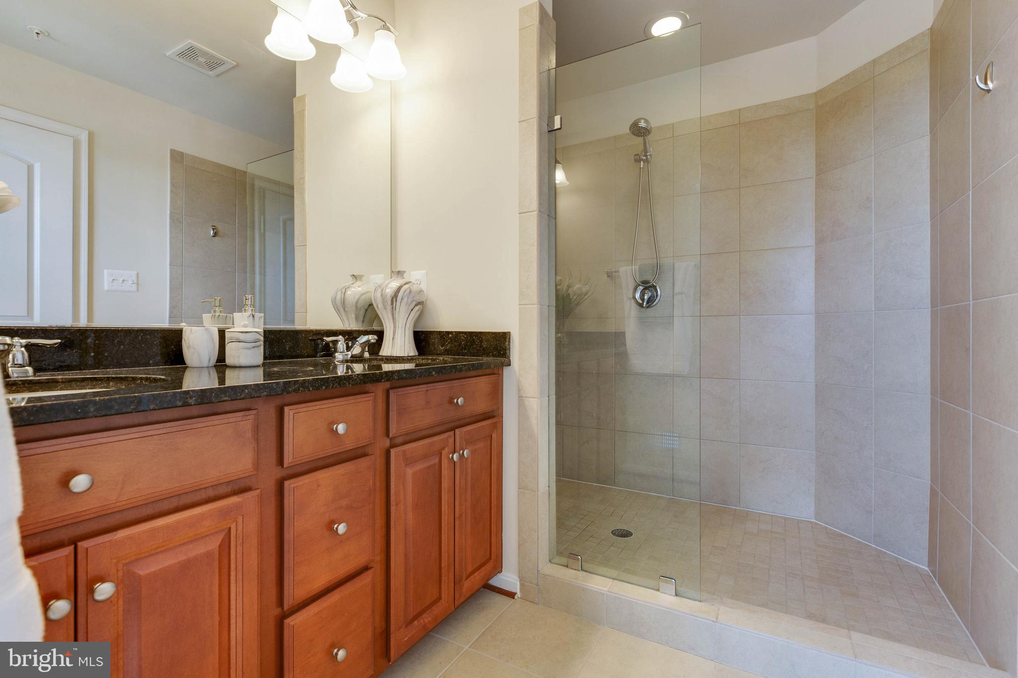 WOODMORE - Residential Lease