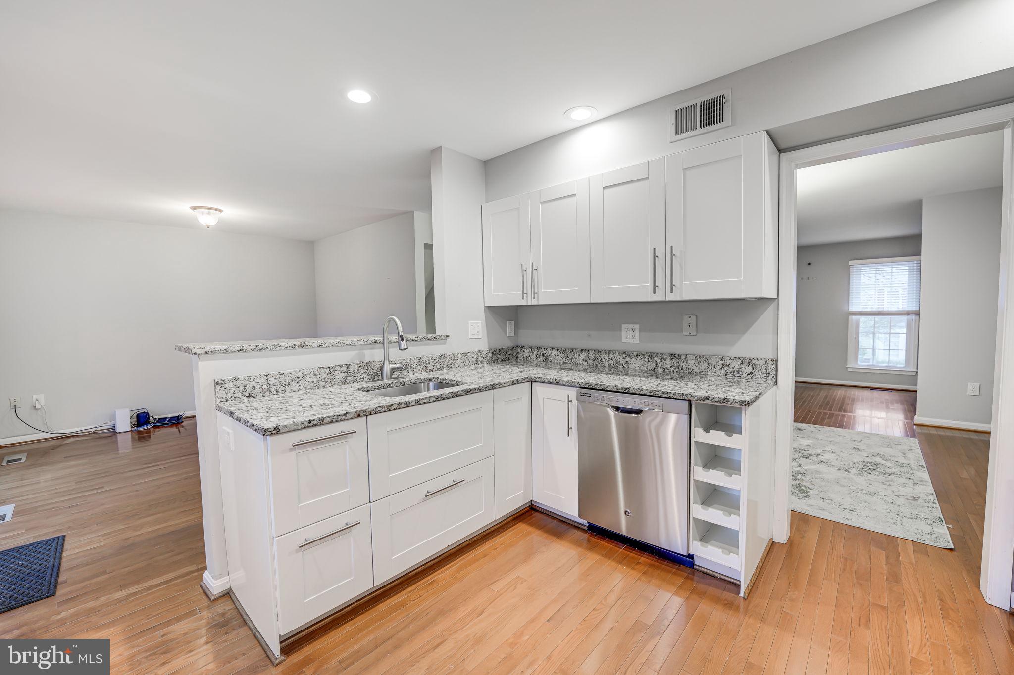 RESTON - Residential