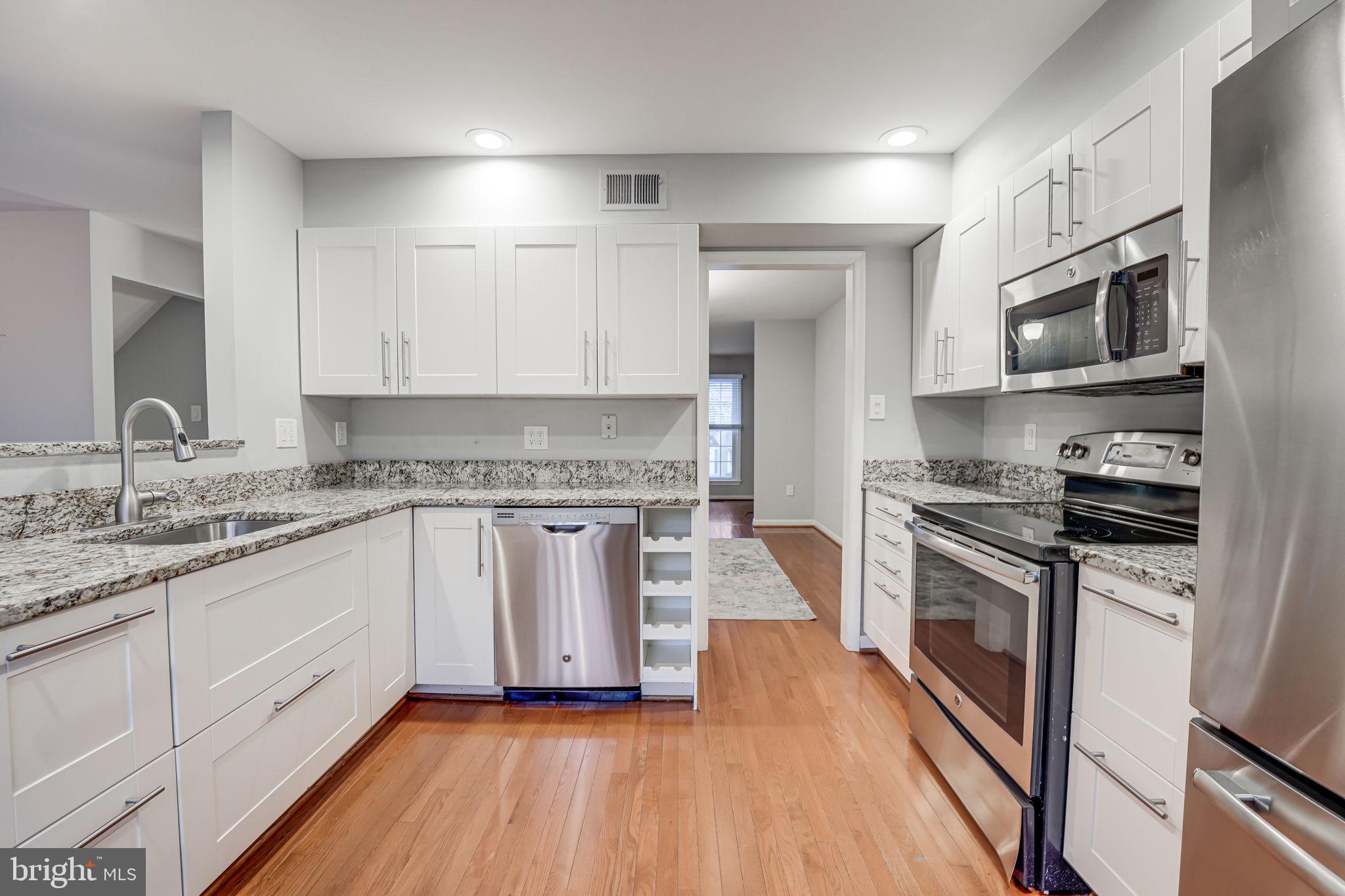 RESTON - Residential