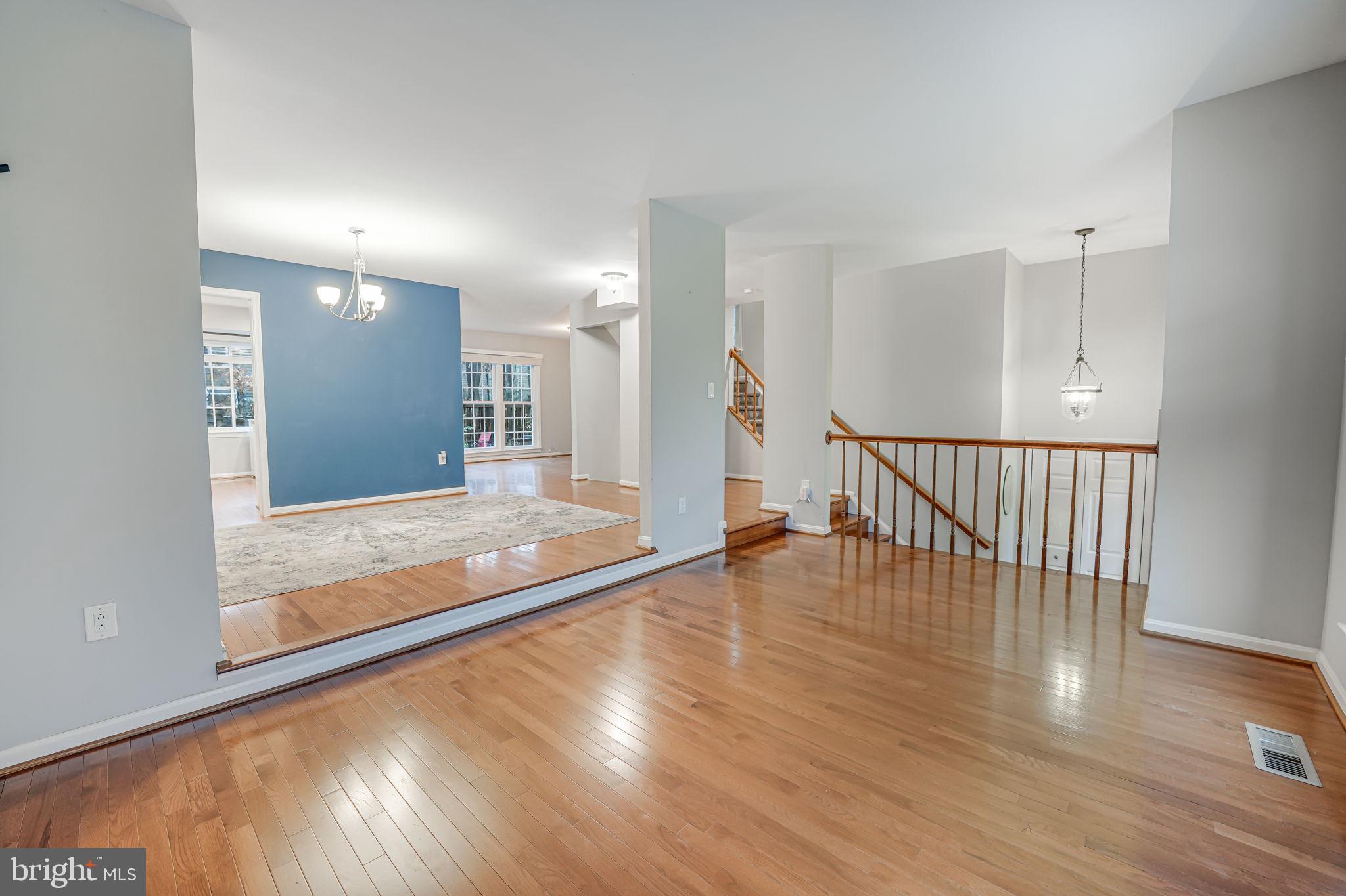 RESTON - Residential