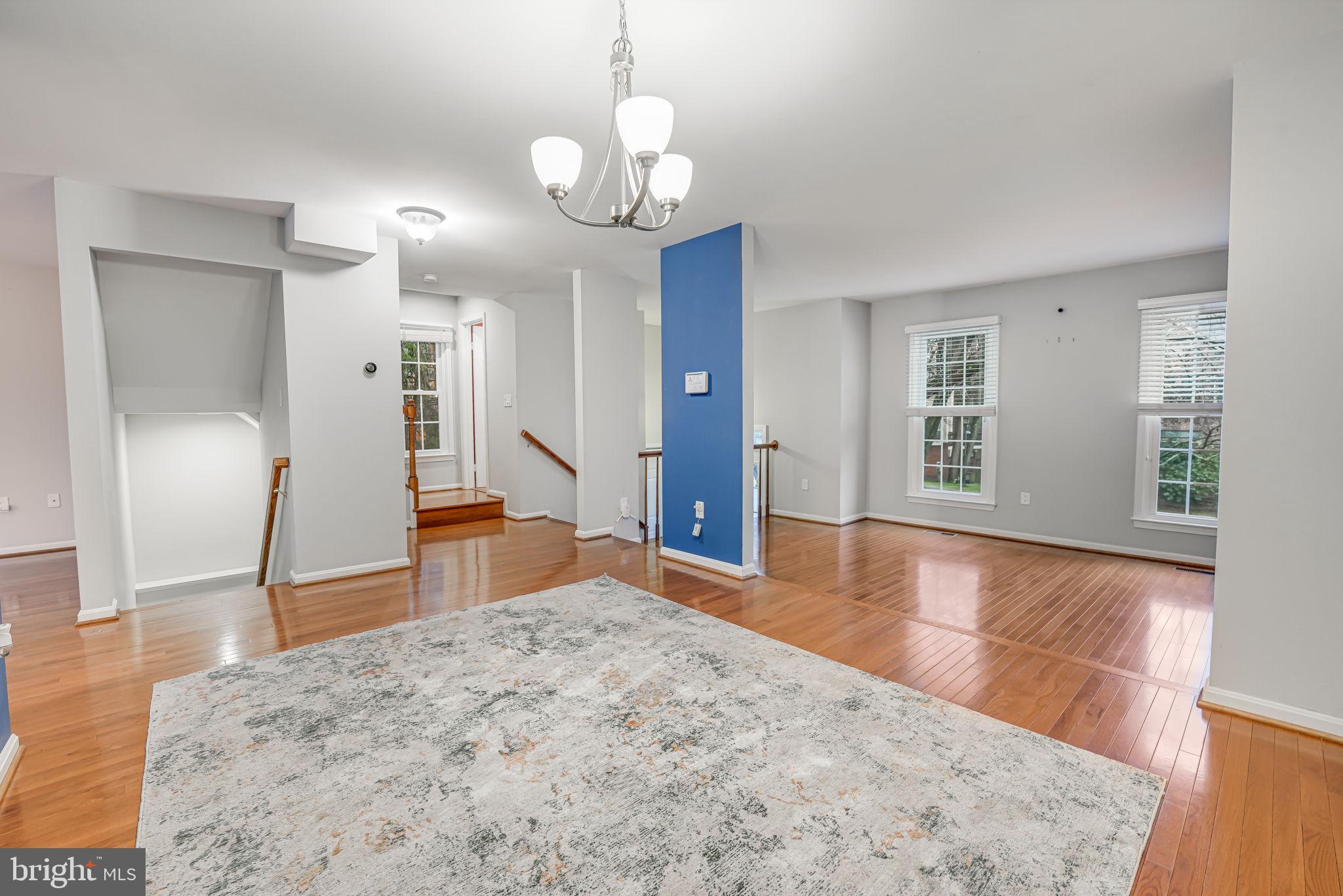 RESTON - Residential
