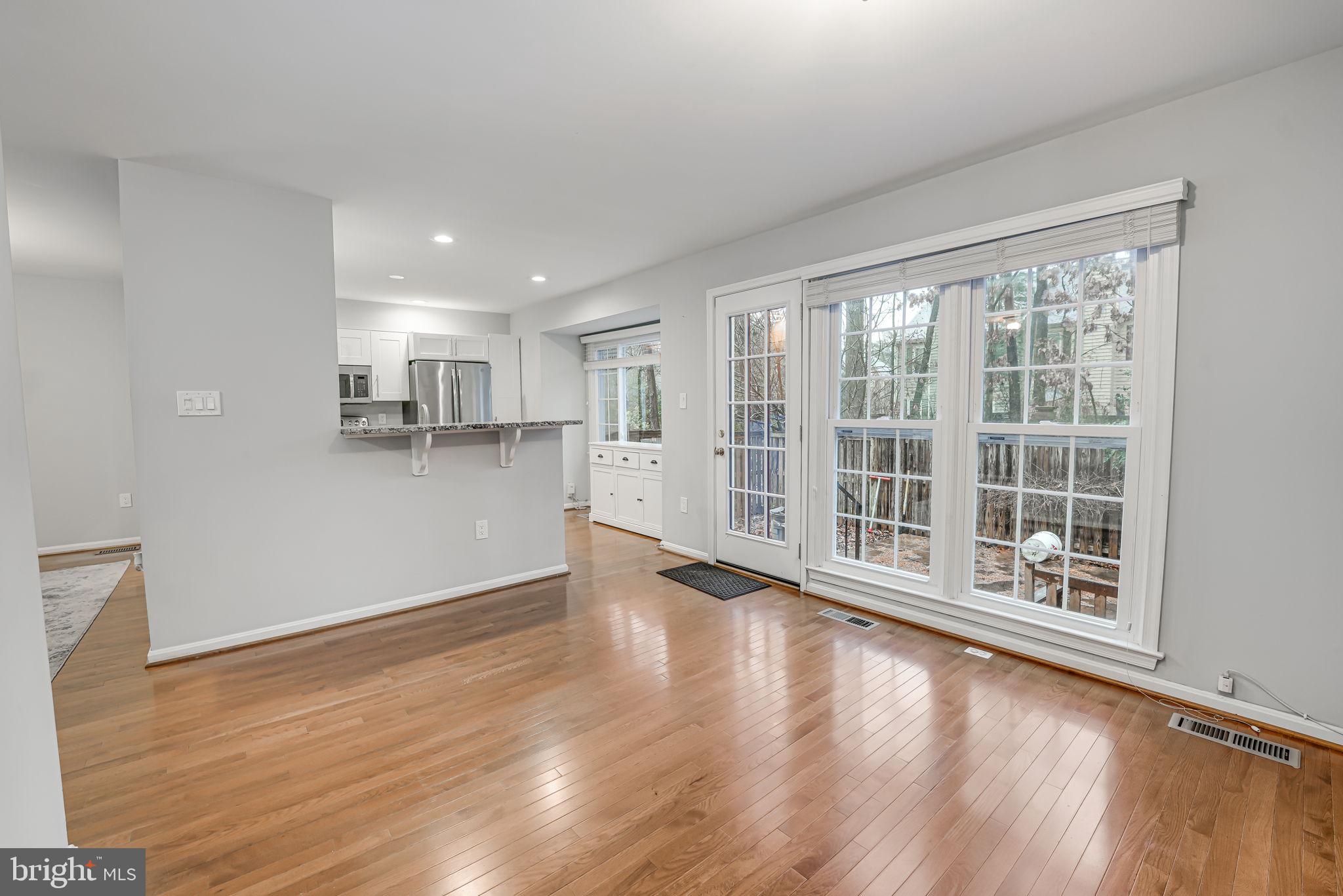 RESTON - Residential