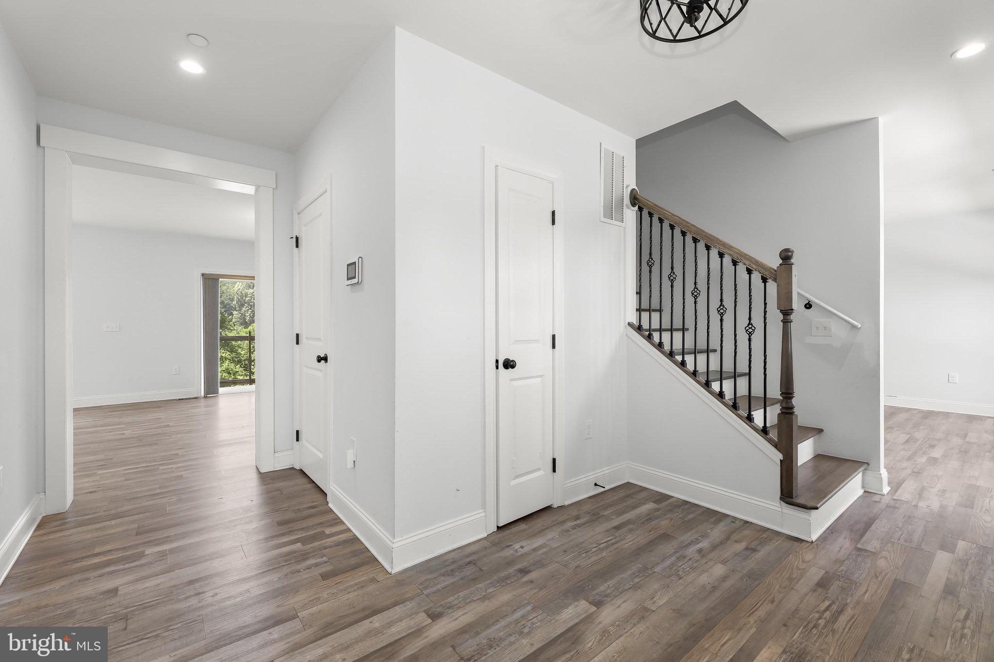 TWISTING ACRES - Residential