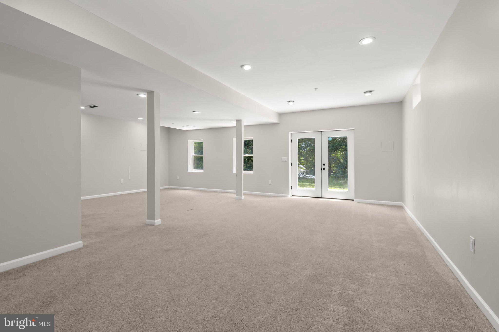 TWISTING ACRES - Residential