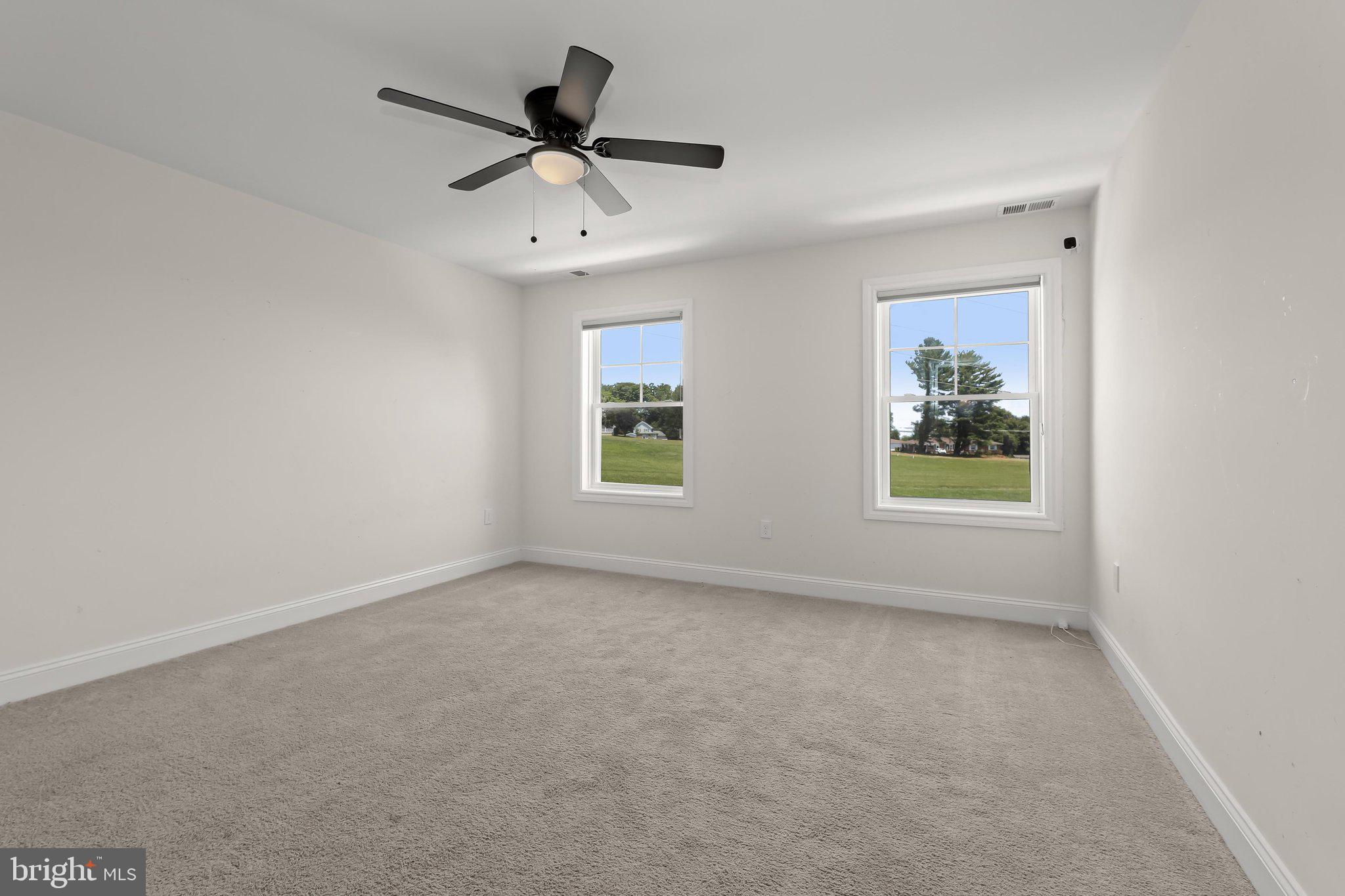 TWISTING ACRES - Residential