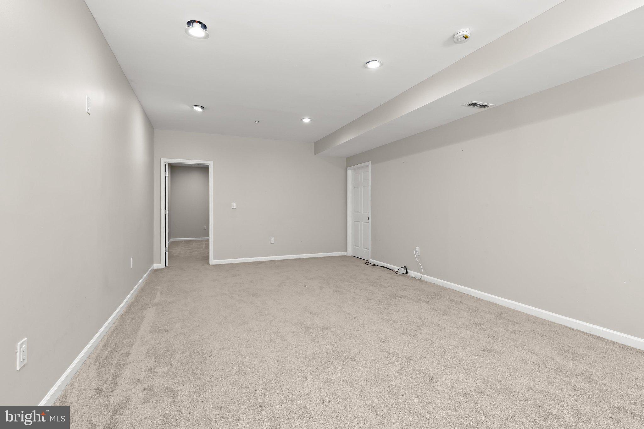 TWISTING ACRES - Residential