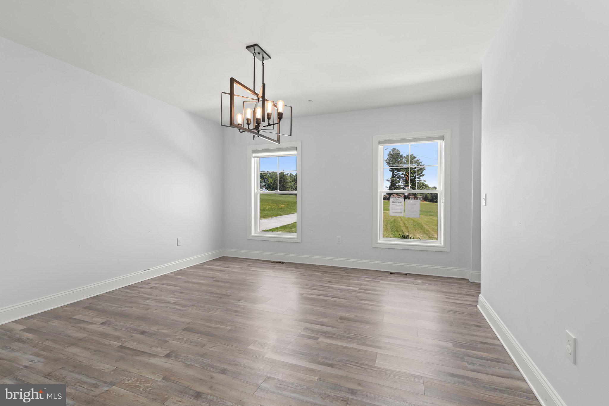 TWISTING ACRES - Residential