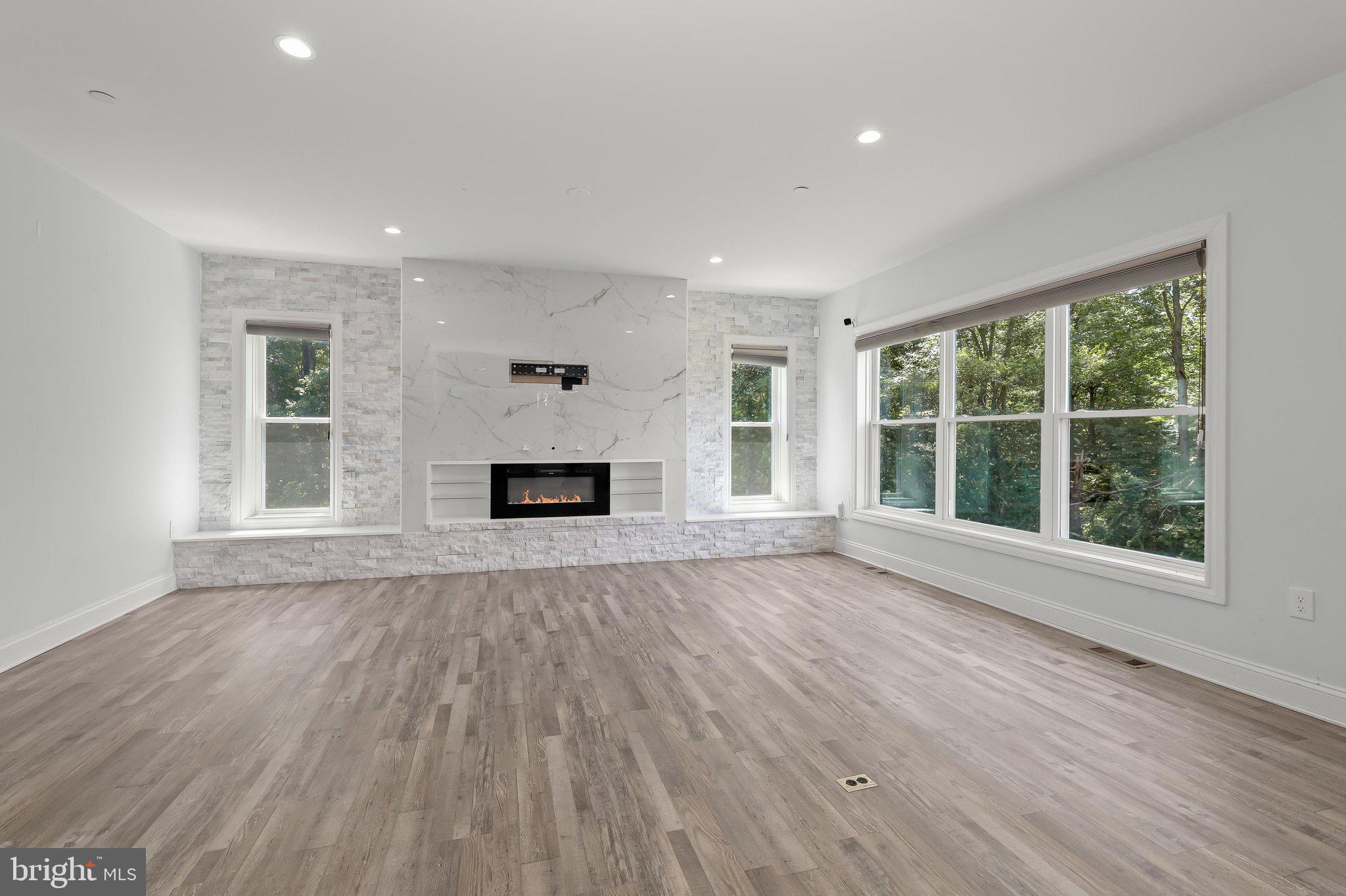 TWISTING ACRES - Residential