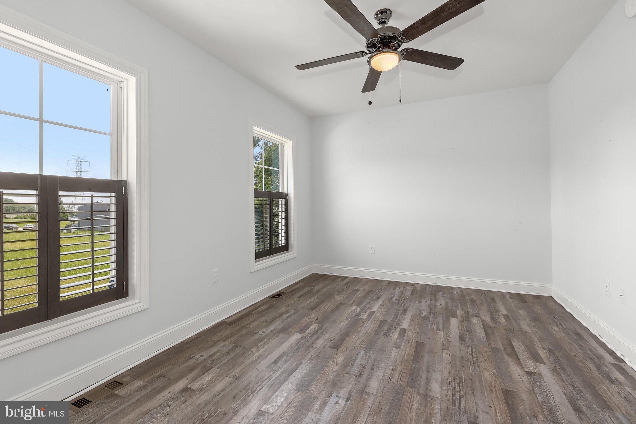 TWISTING ACRES - Residential