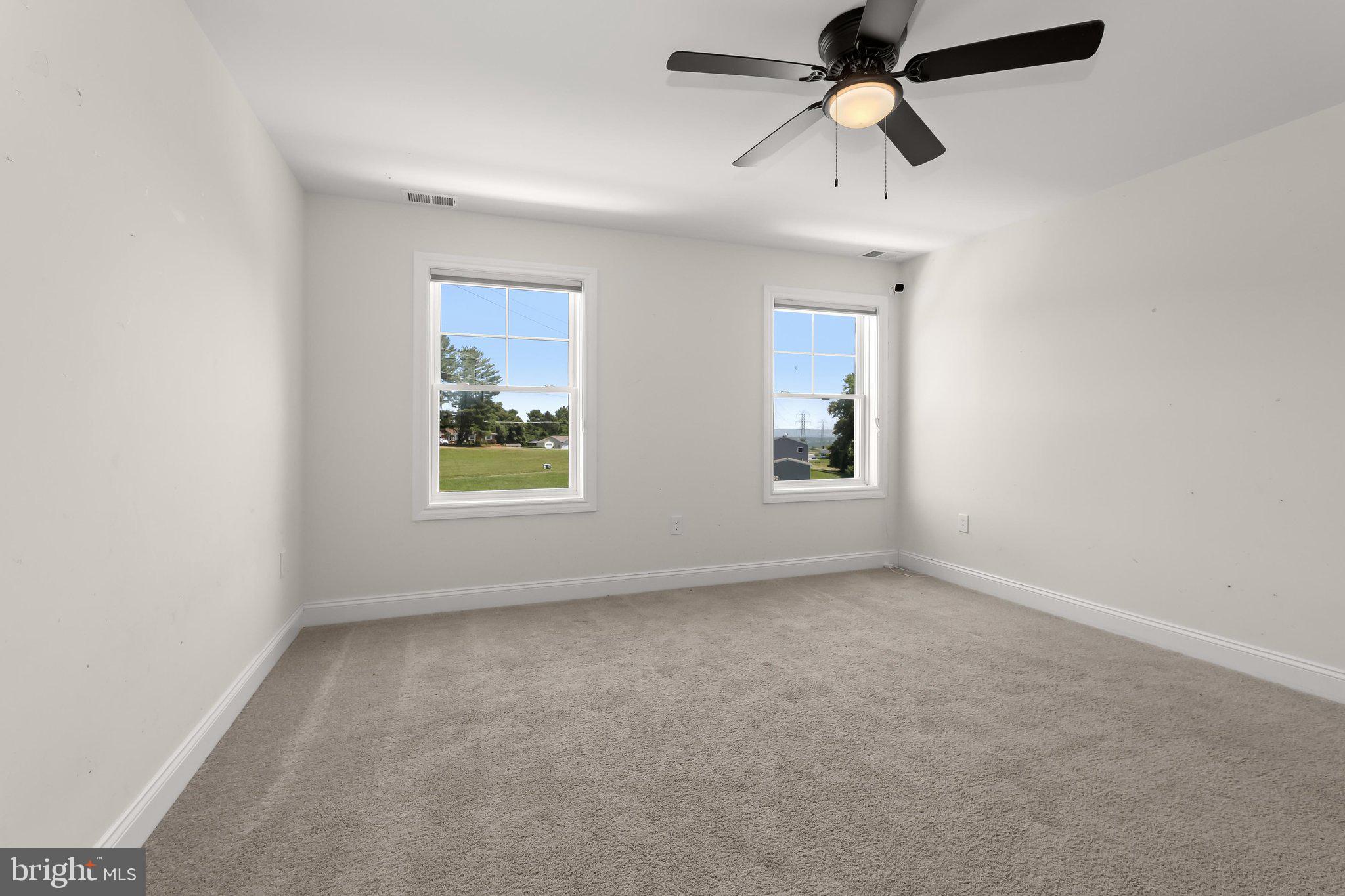 TWISTING ACRES - Residential