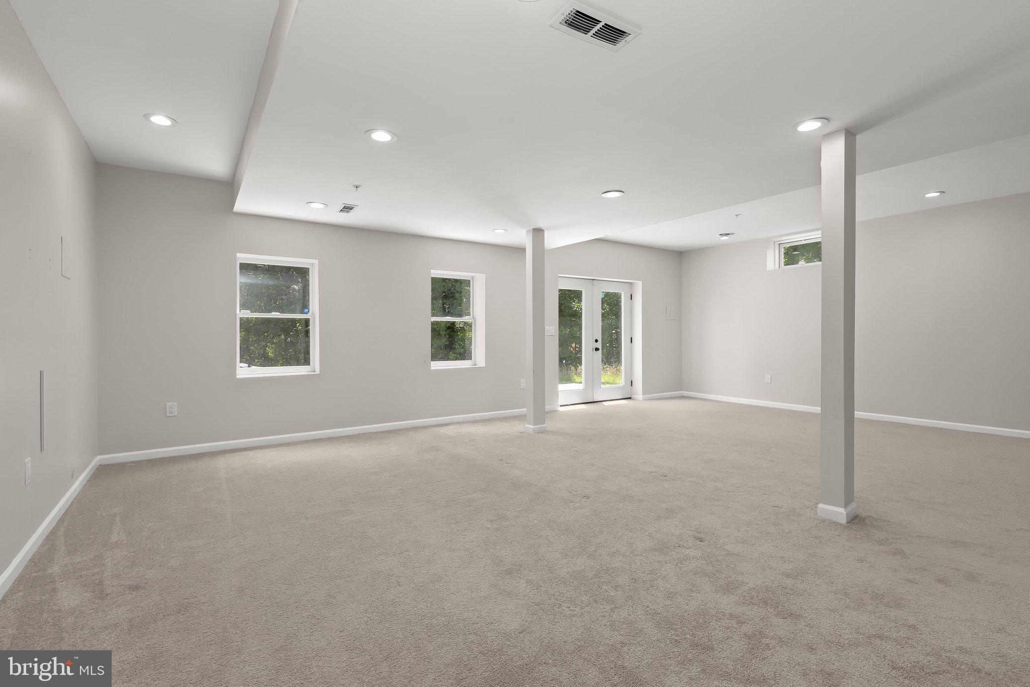 TWISTING ACRES - Residential