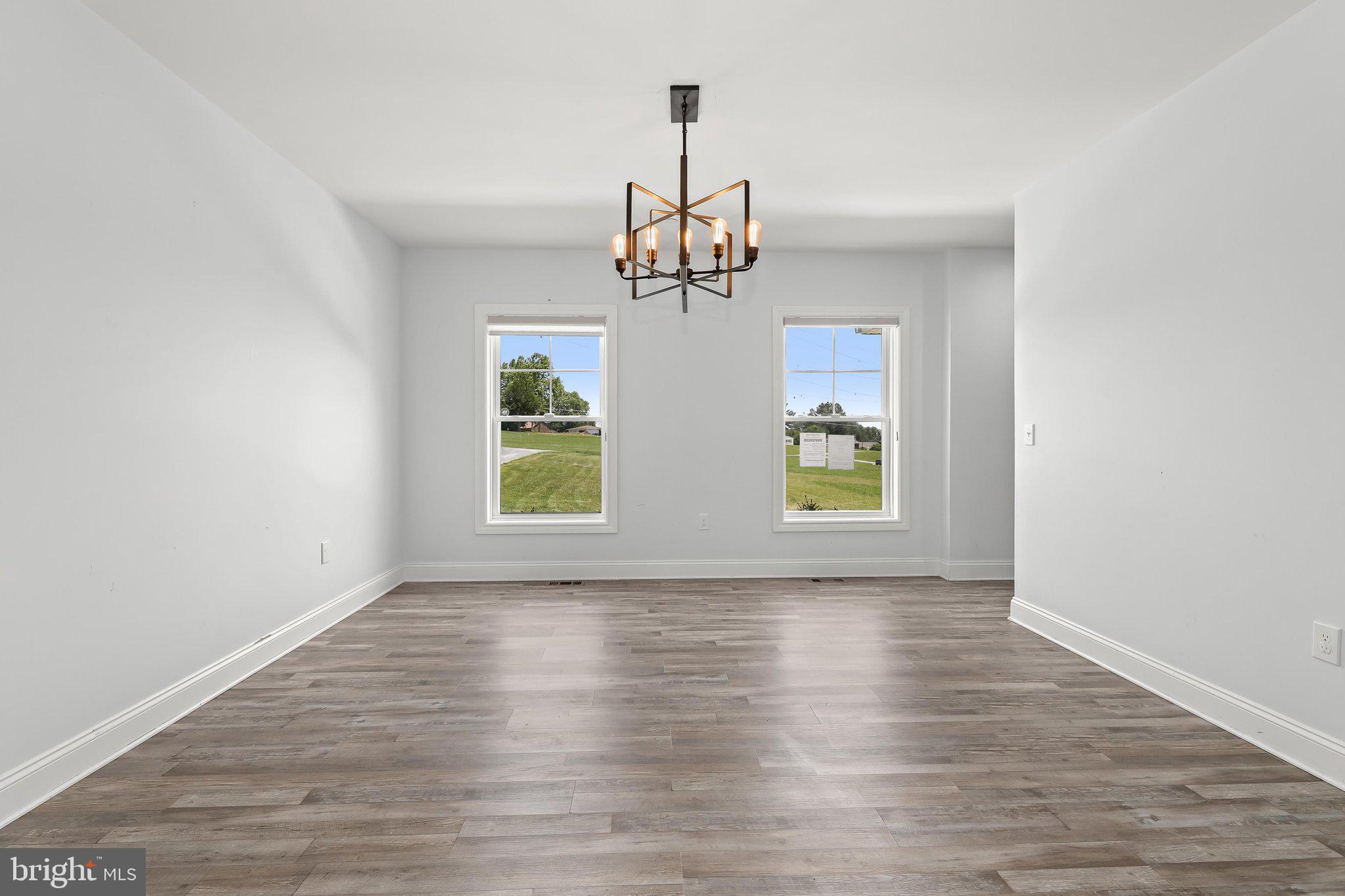 TWISTING ACRES - Residential