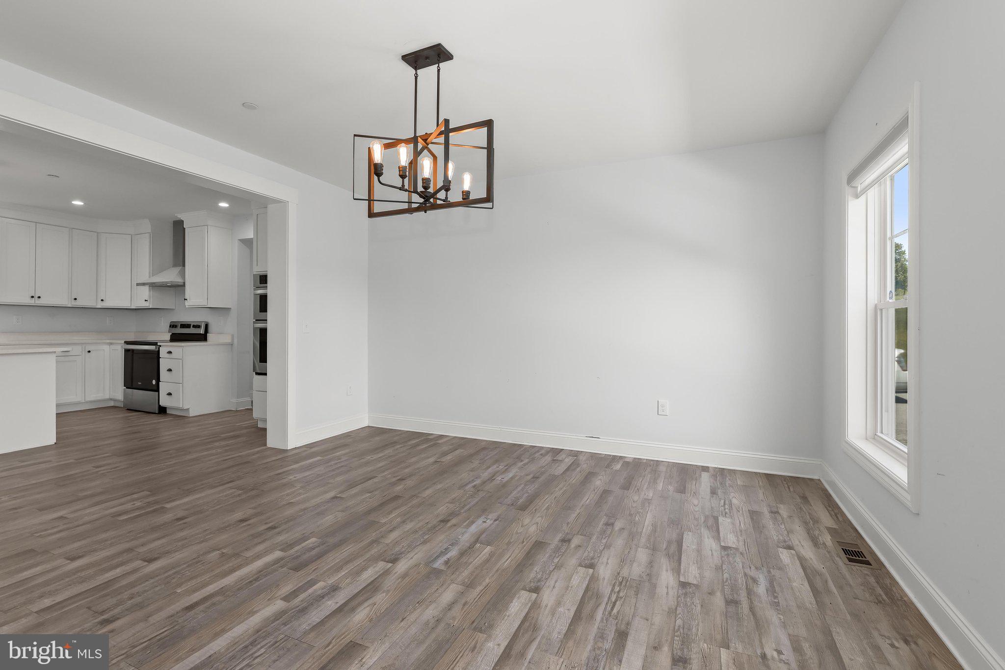 TWISTING ACRES - Residential