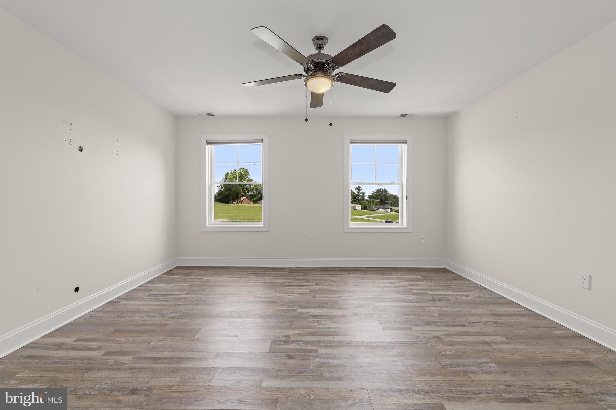 TWISTING ACRES - Residential