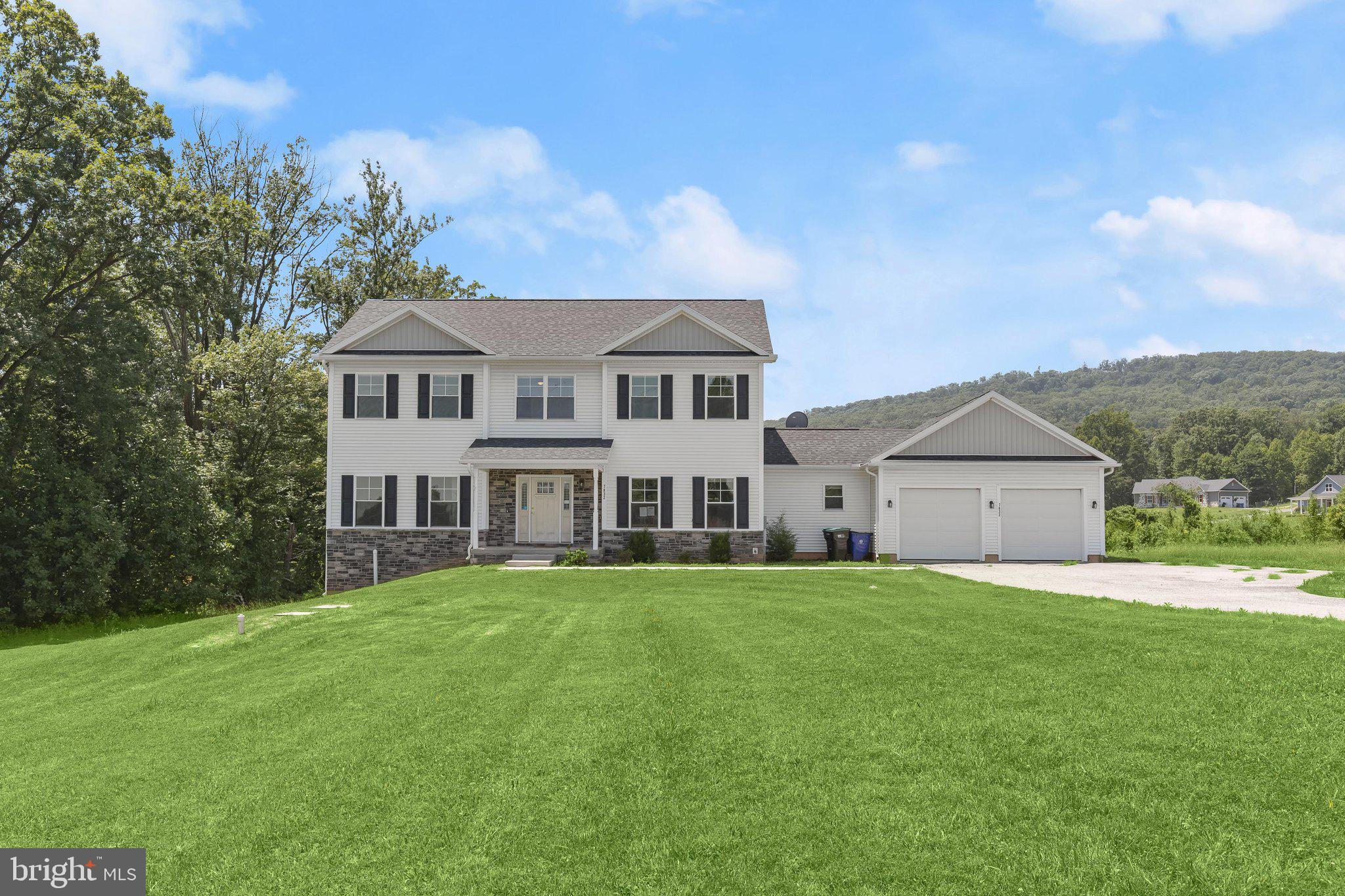 TWISTING ACRES - Residential