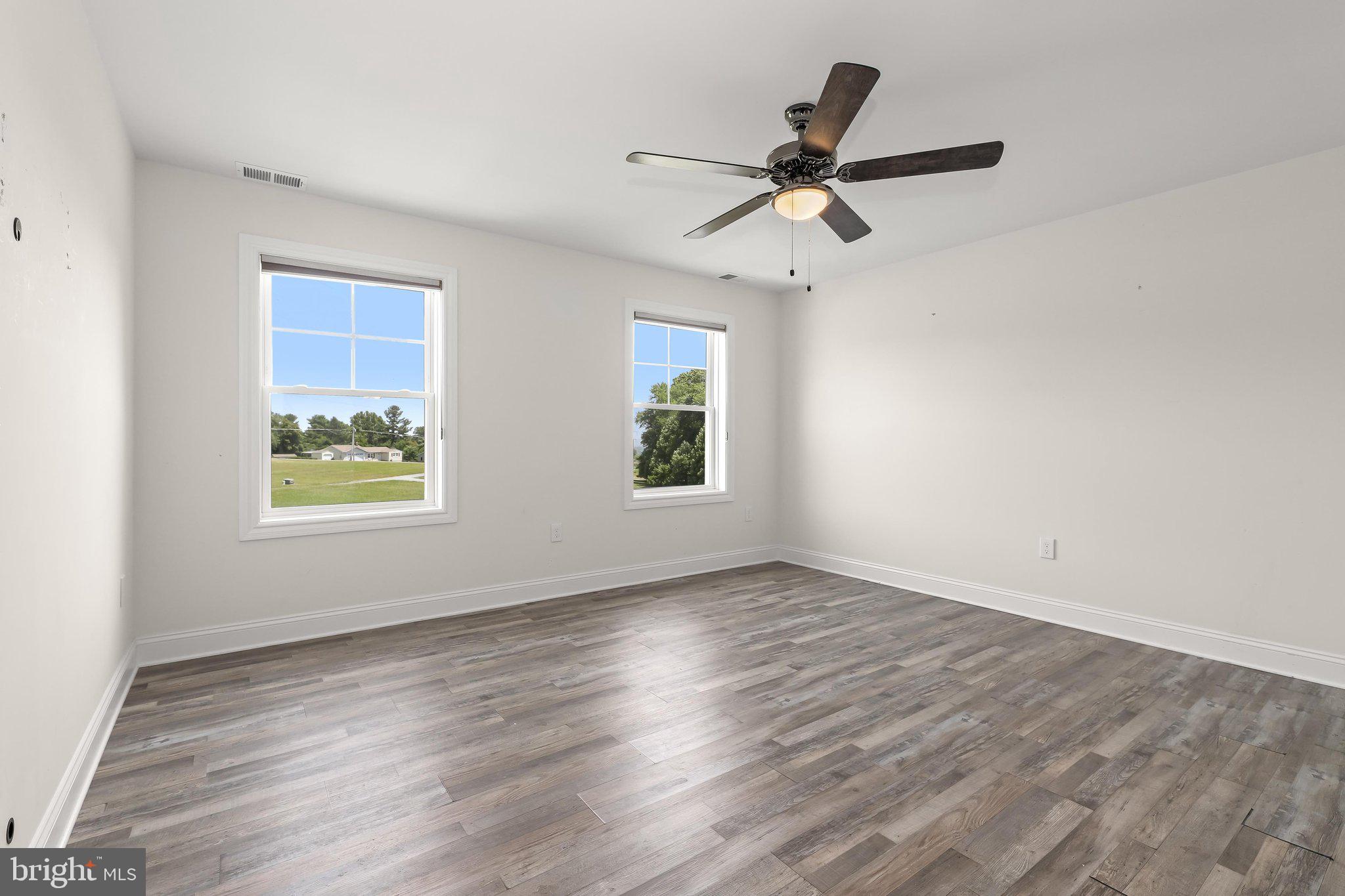TWISTING ACRES - Residential
