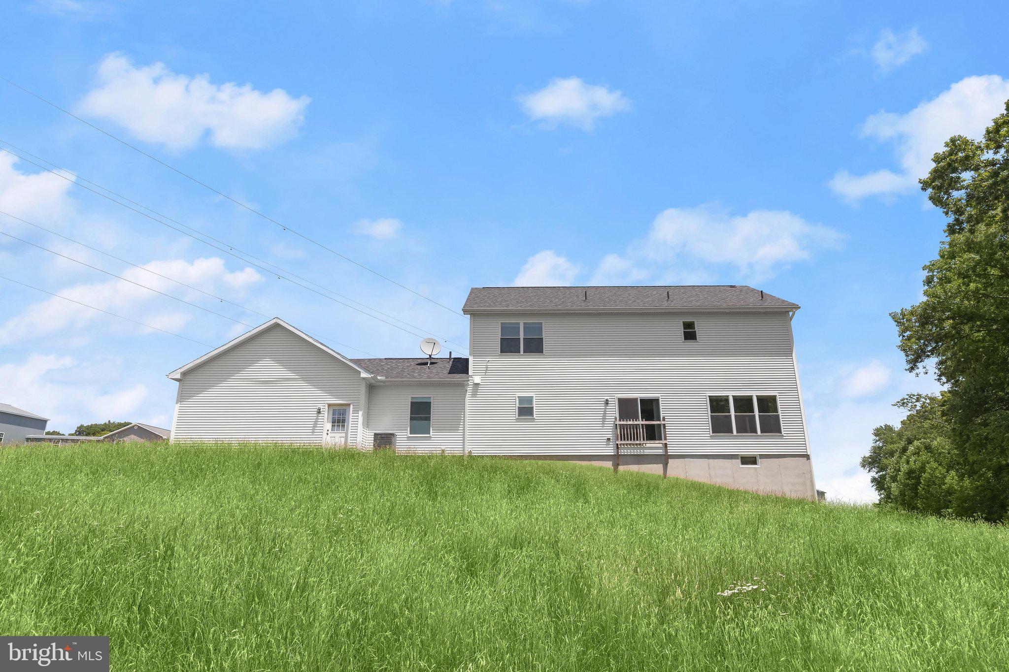 TWISTING ACRES - Residential