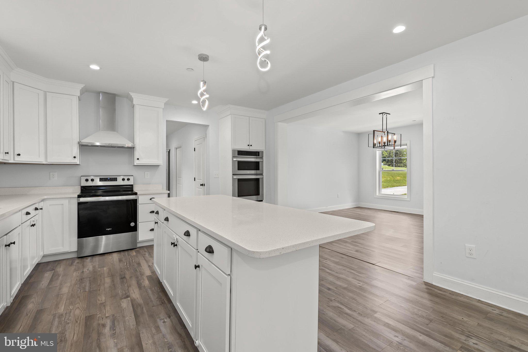 TWISTING ACRES - Residential
