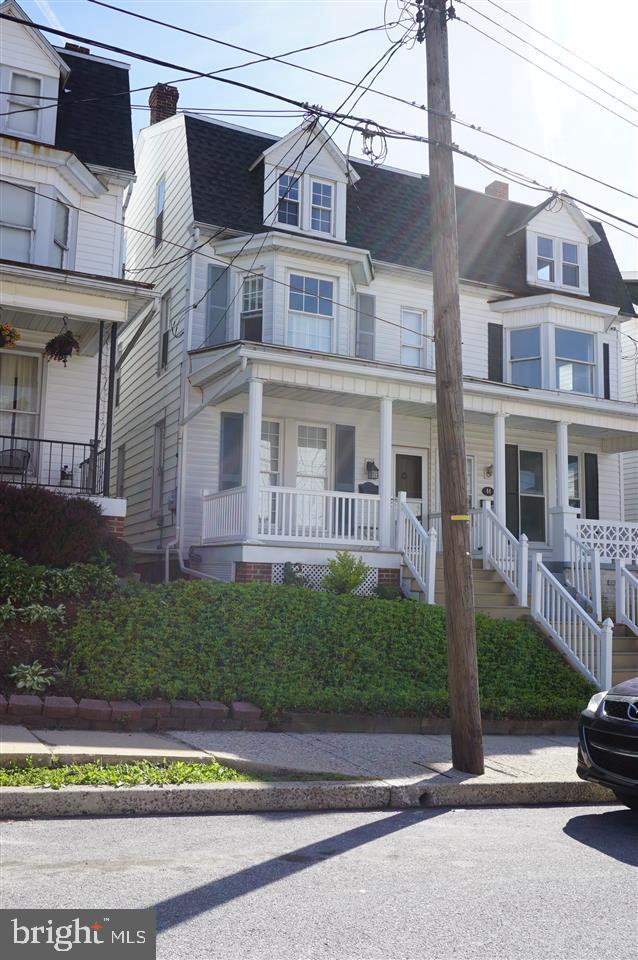 RED LION - Residential