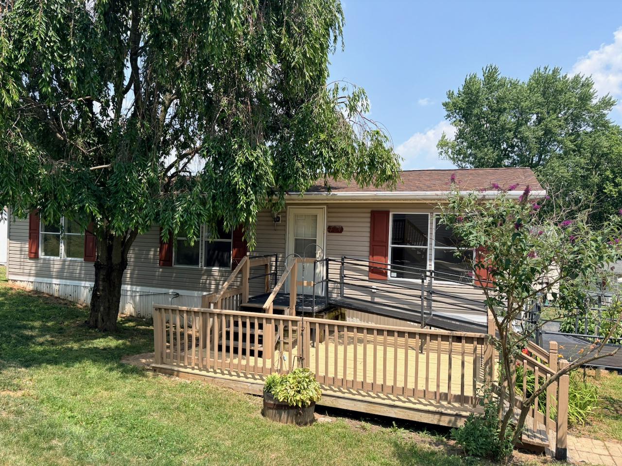 CRESTWOOD ESTATES - Residential
