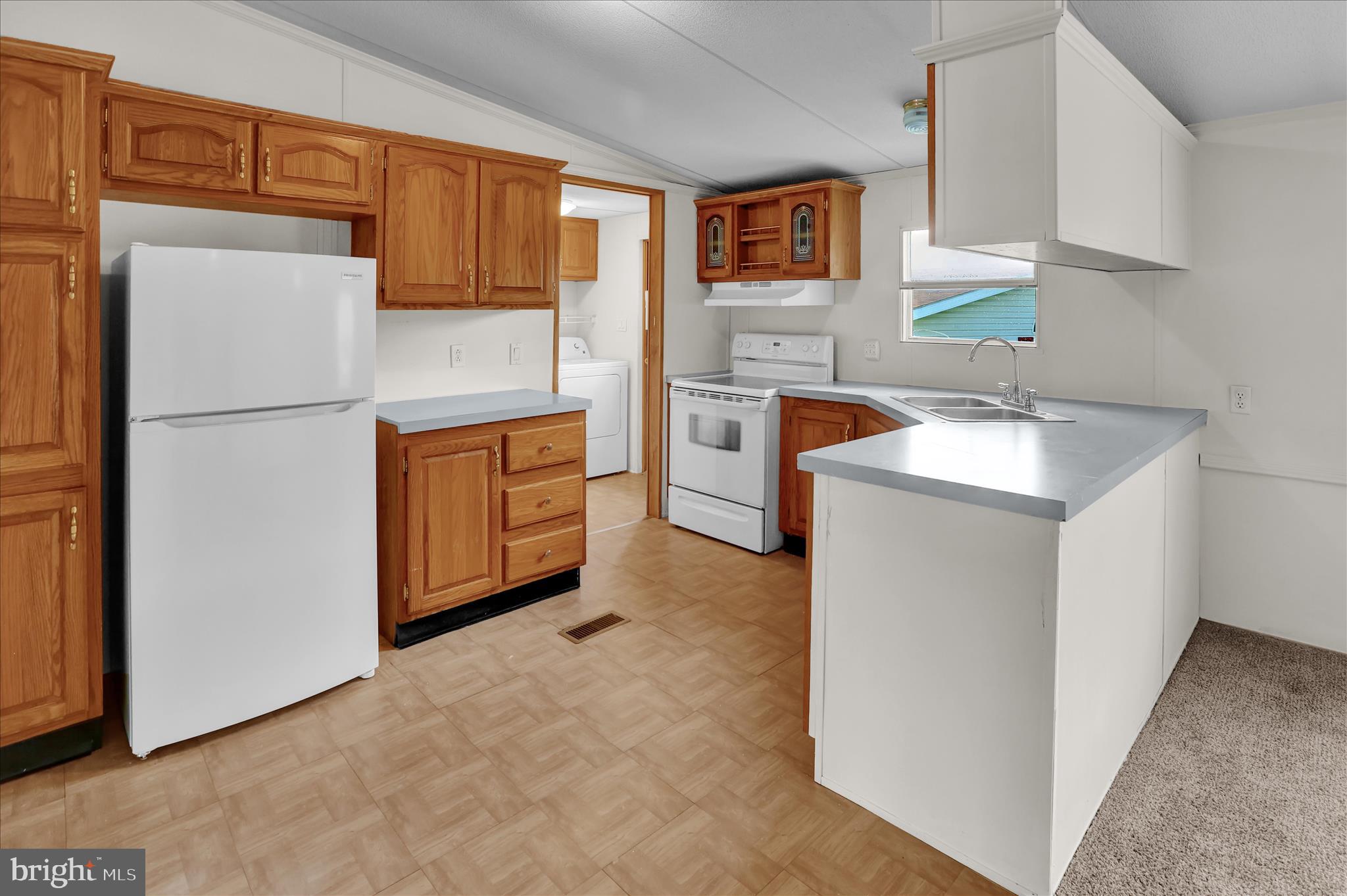 CRESTWOOD ESTATES - Residential