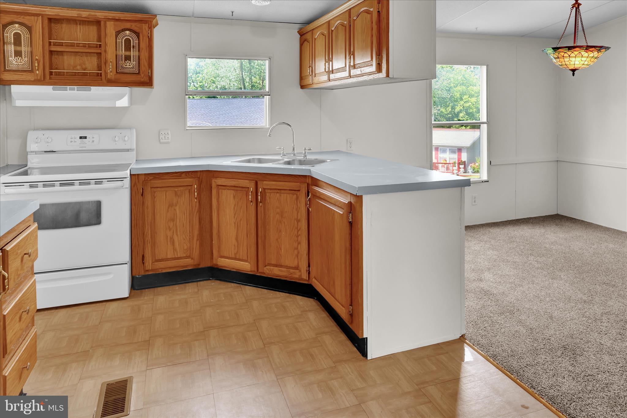 CRESTWOOD ESTATES - Residential