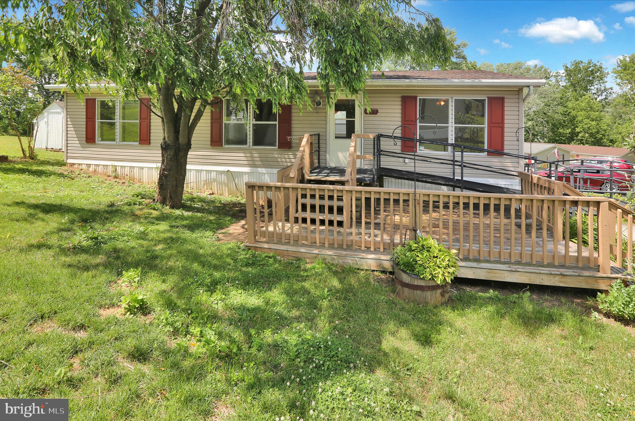 CRESTWOOD ESTATES - Residential