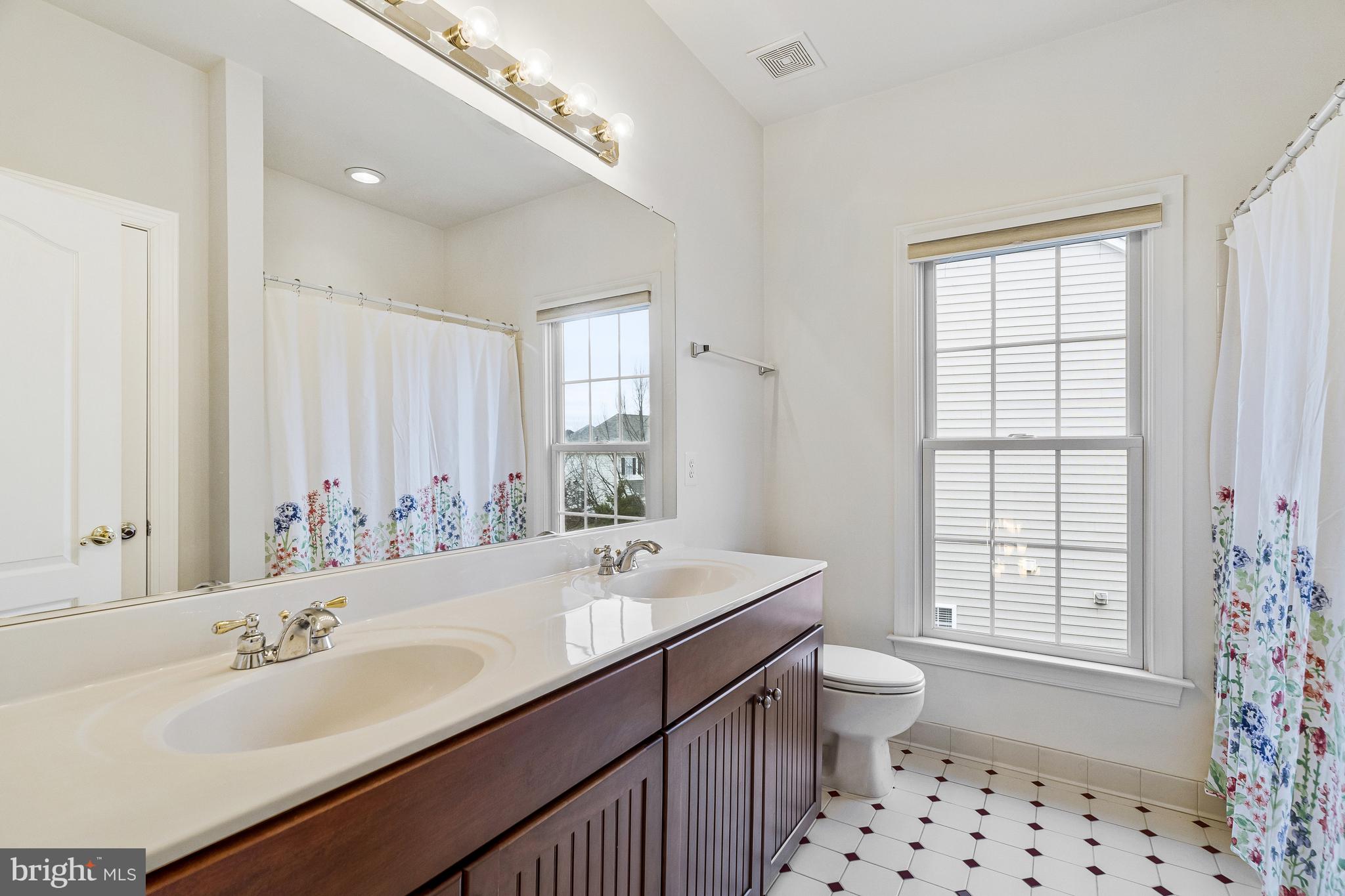 LANSDOWNE ON THE POTOMAC - Residential