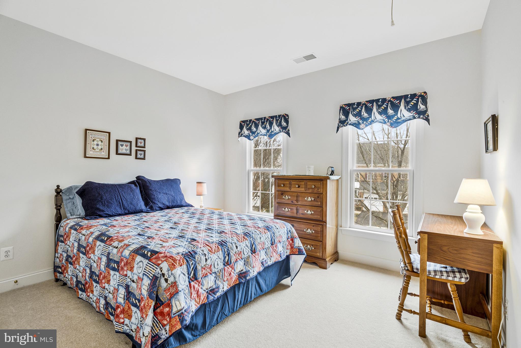 LANSDOWNE ON THE POTOMAC - Residential