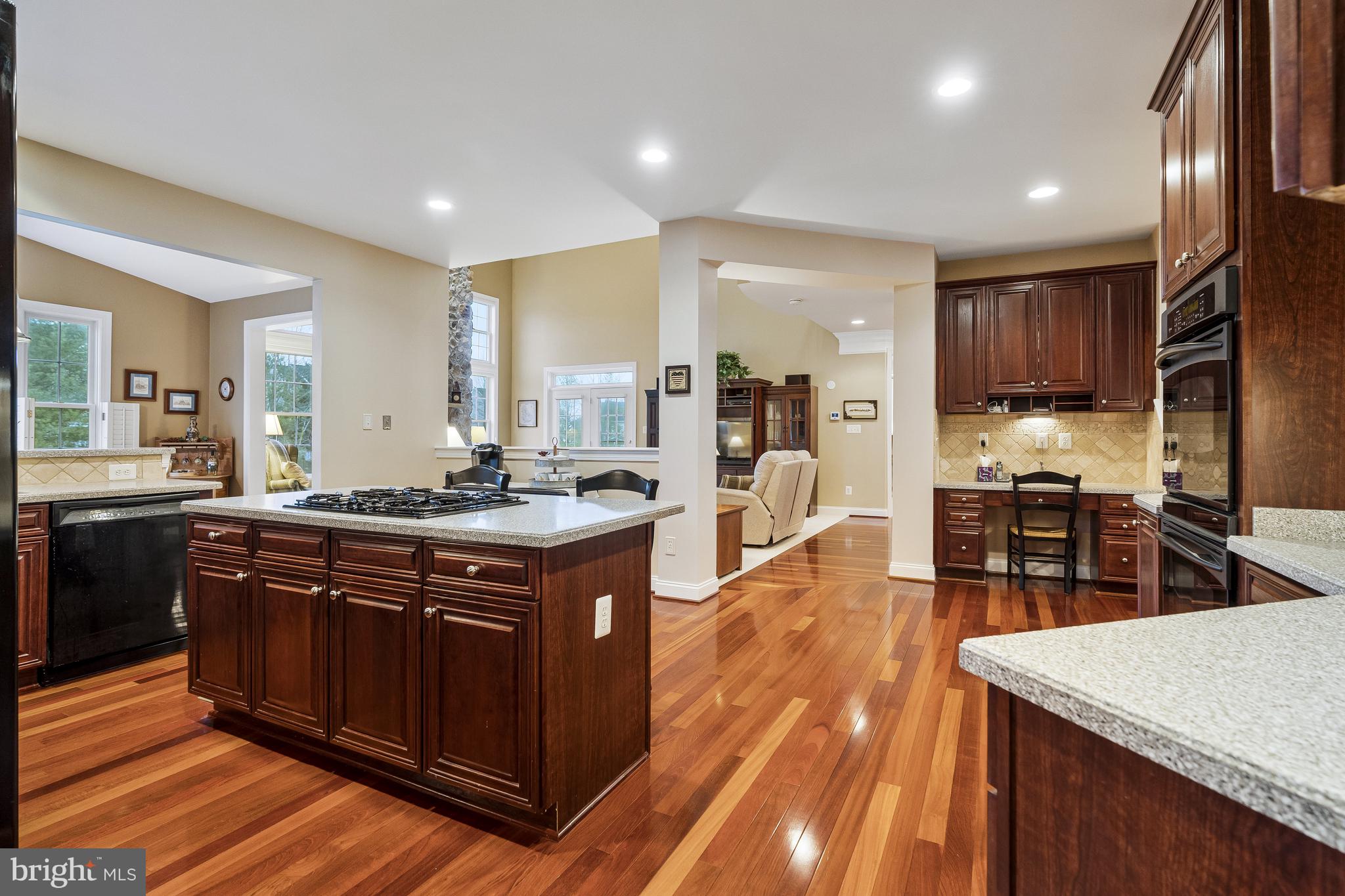 LANSDOWNE ON THE POTOMAC - Residential