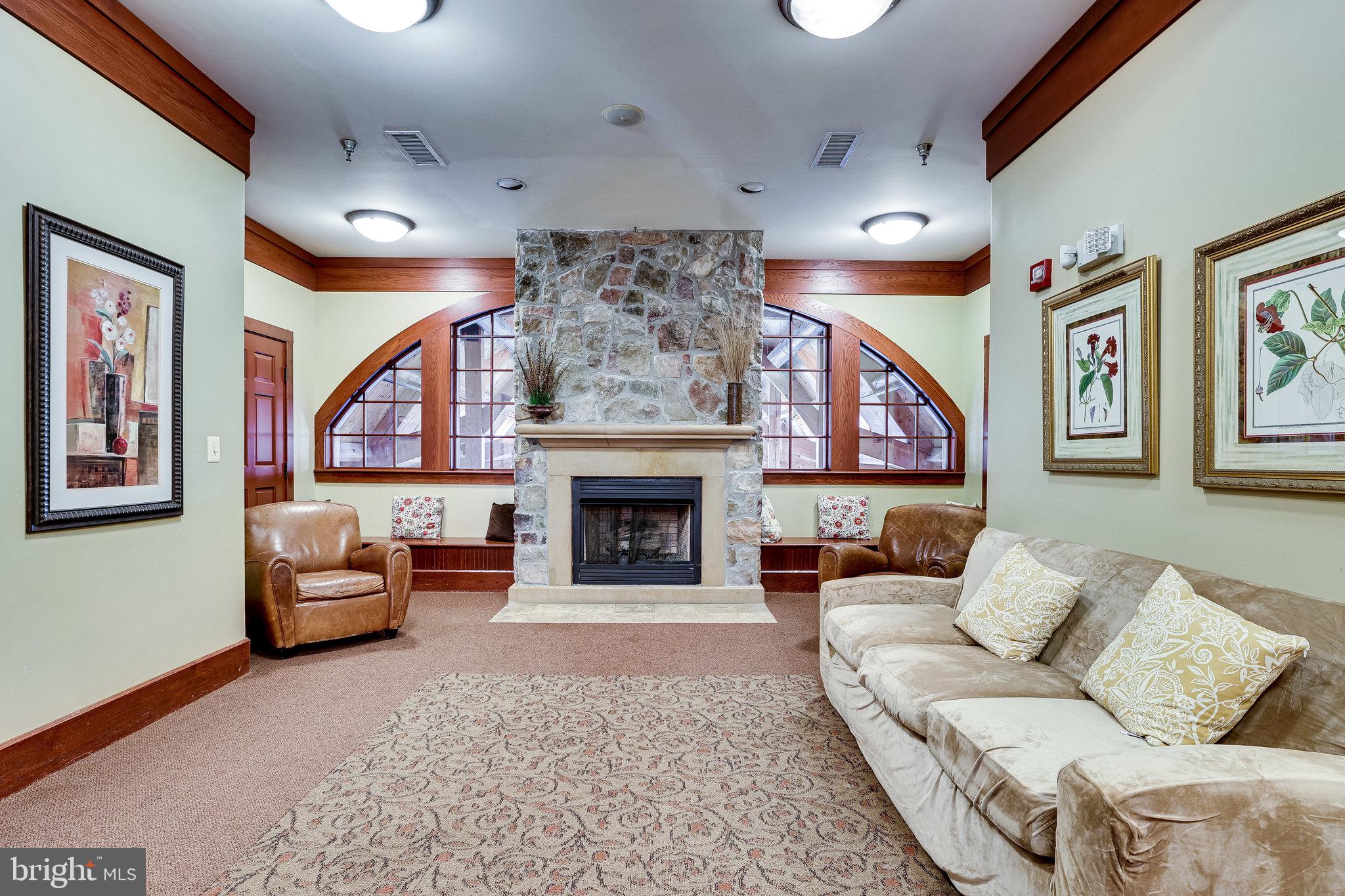 LANSDOWNE ON THE POTOMAC - Residential