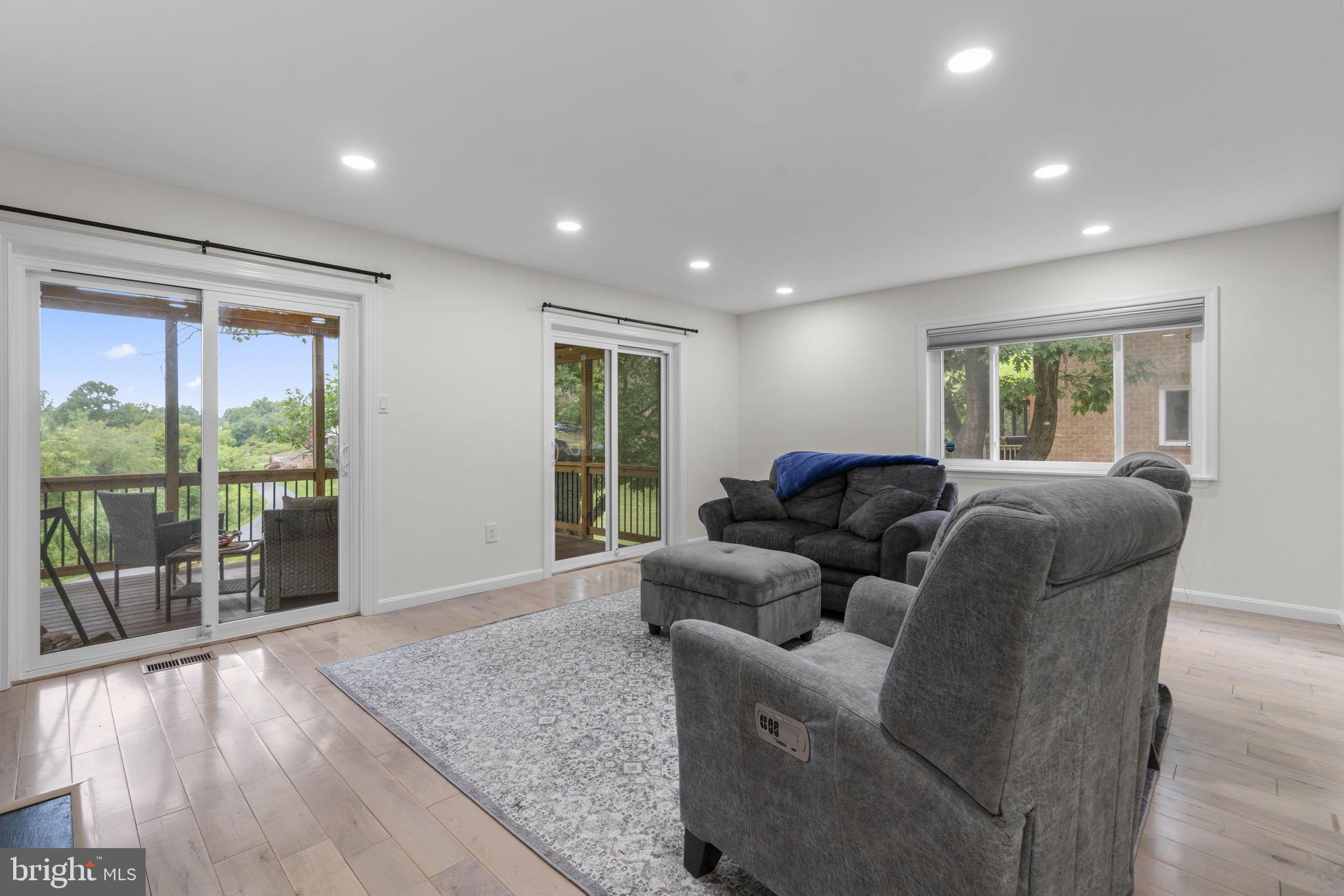 VILLAGE OF OWEN BROWN - Residential