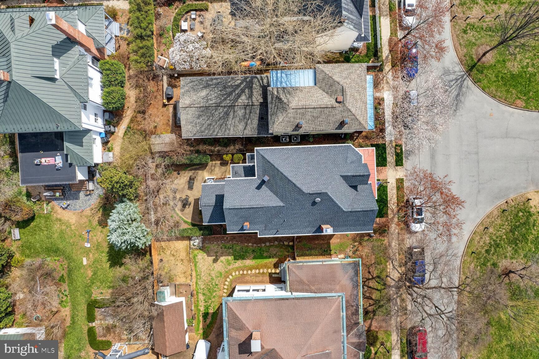 WASHINGTON AVE - Residential