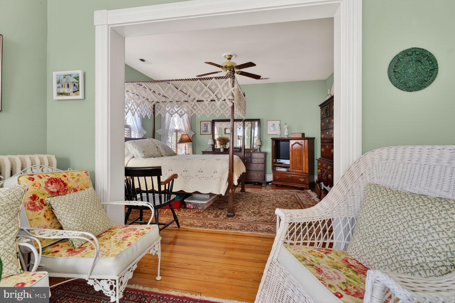 WASHINGTON AVE - Residential