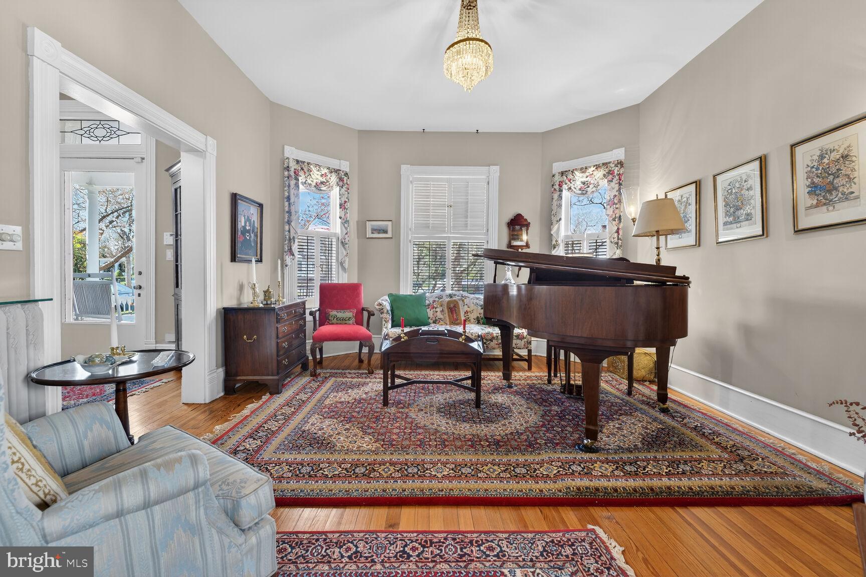 WASHINGTON AVE - Residential