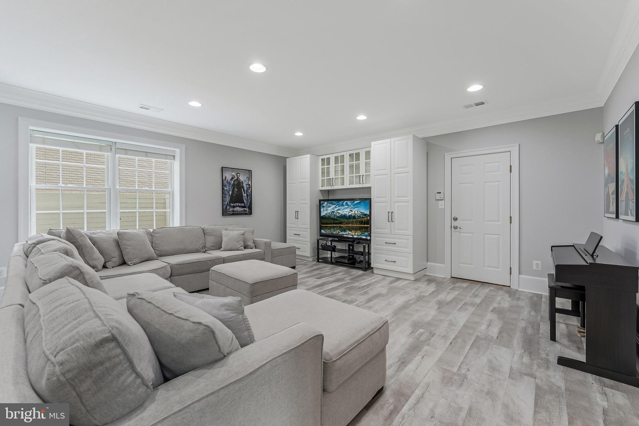 ELLISON HEIGHTS - Residential
