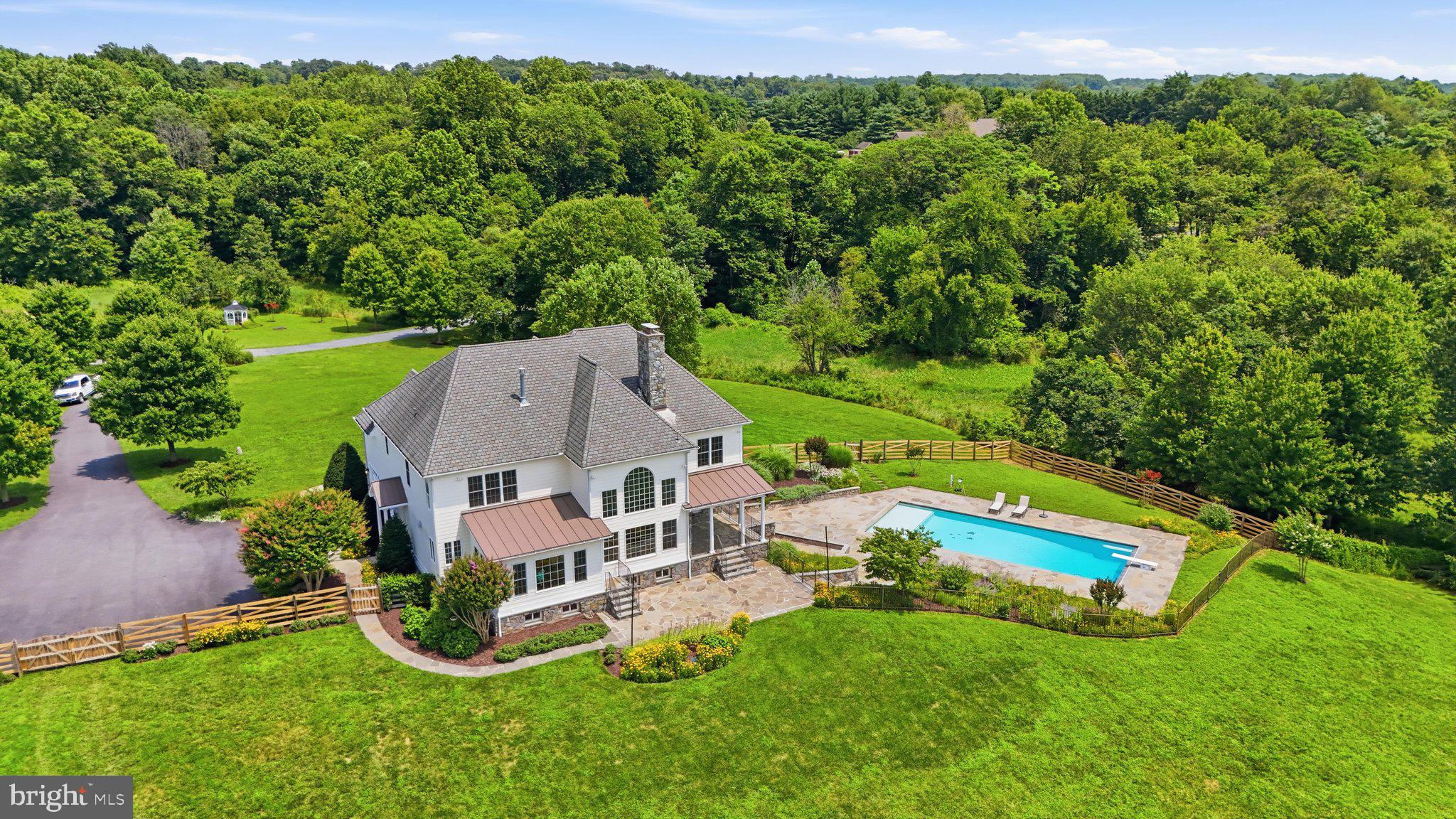 POOLESVILLE OUTSIDE - Residential