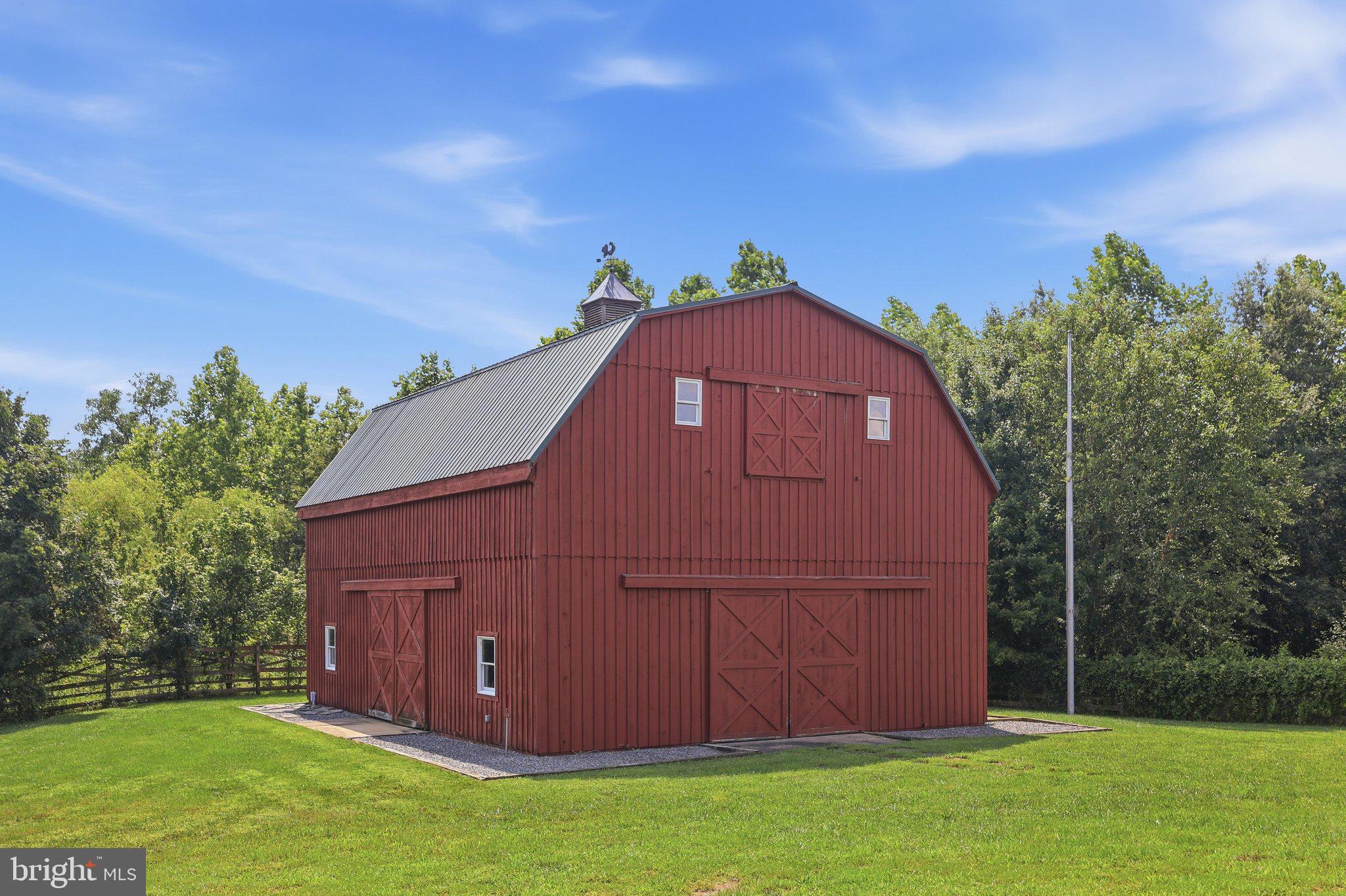POOLESVILLE OUTSIDE - Residential