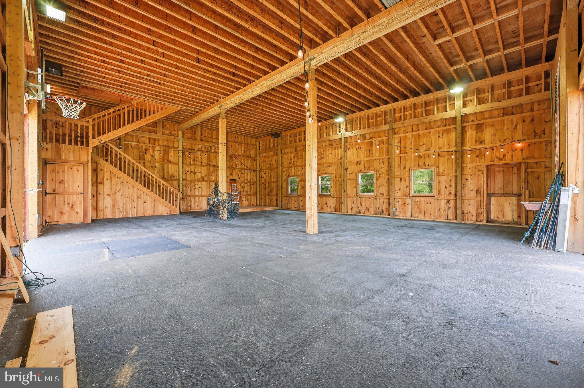 POOLESVILLE OUTSIDE - Residential