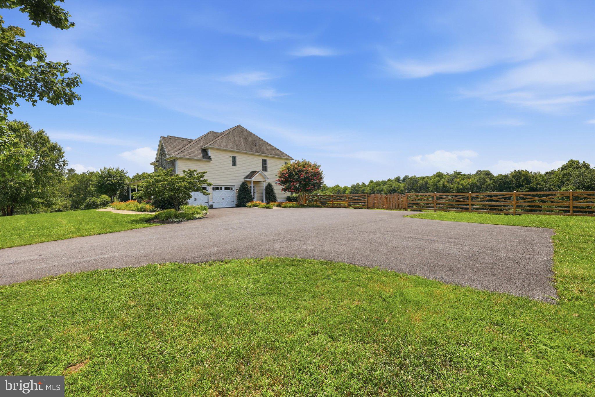 POOLESVILLE OUTSIDE - Residential
